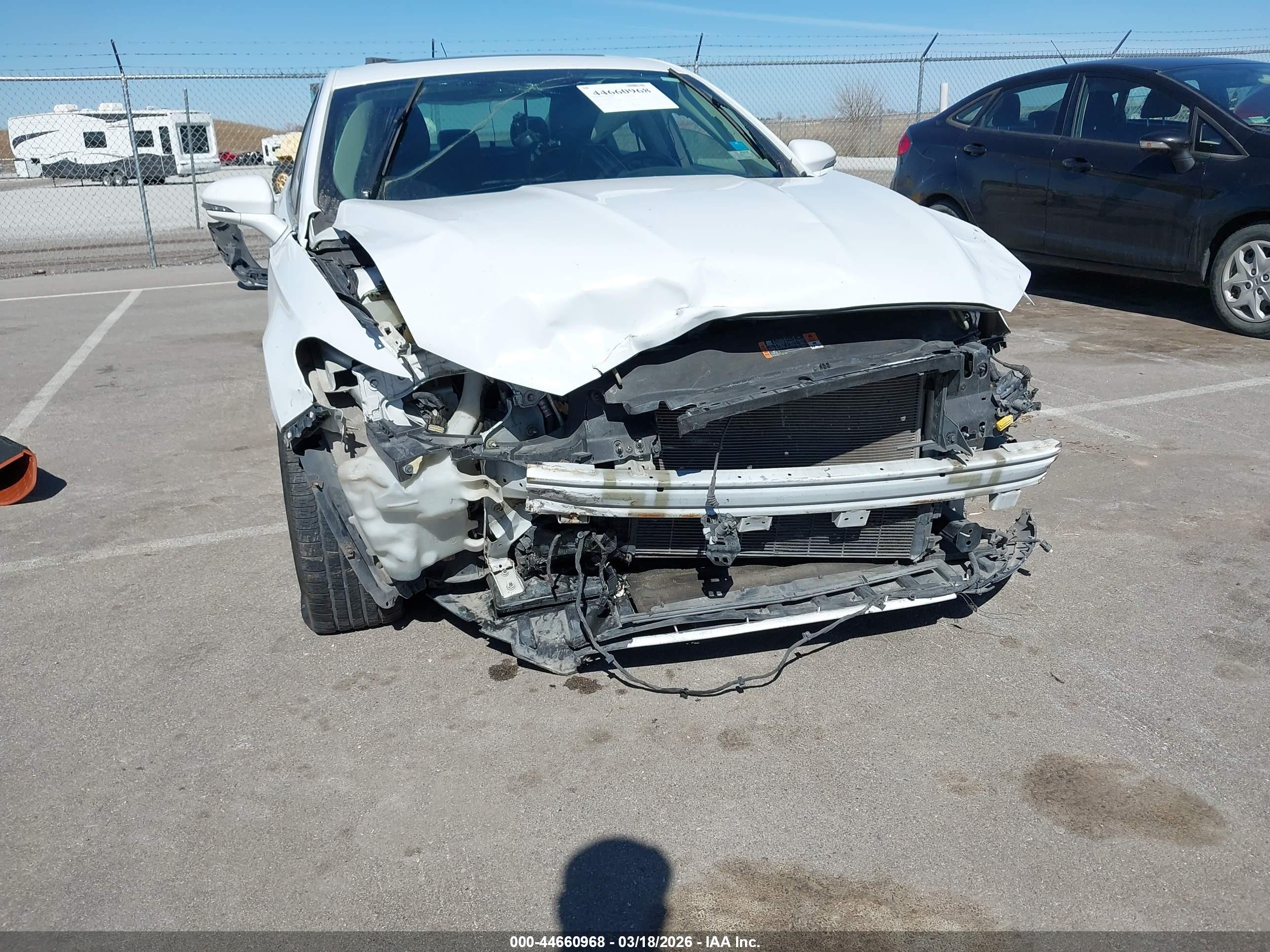 FORD FUSION image 6