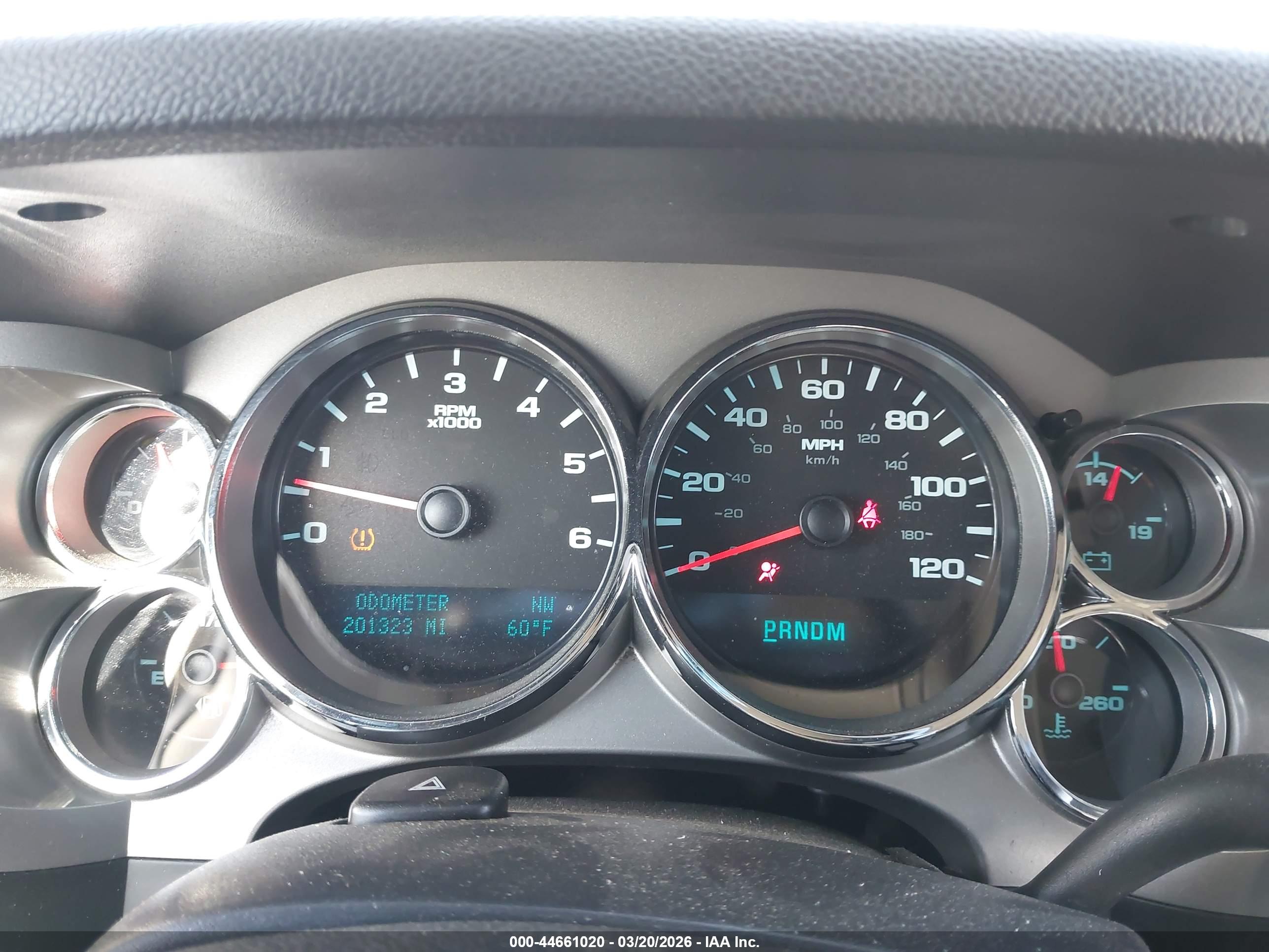 CHEVROLET SILVERADO image 7