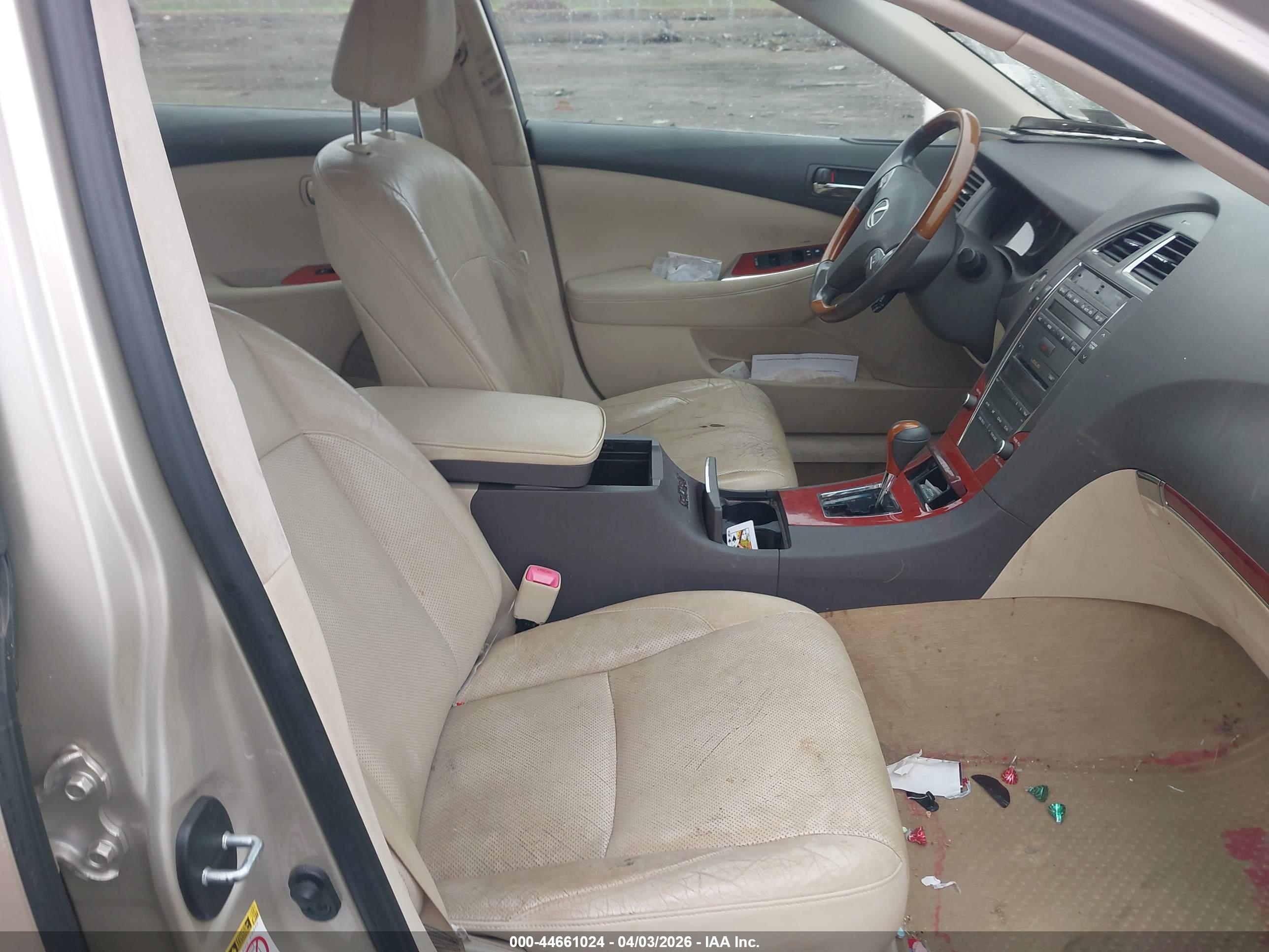 LEXUS ES image 5