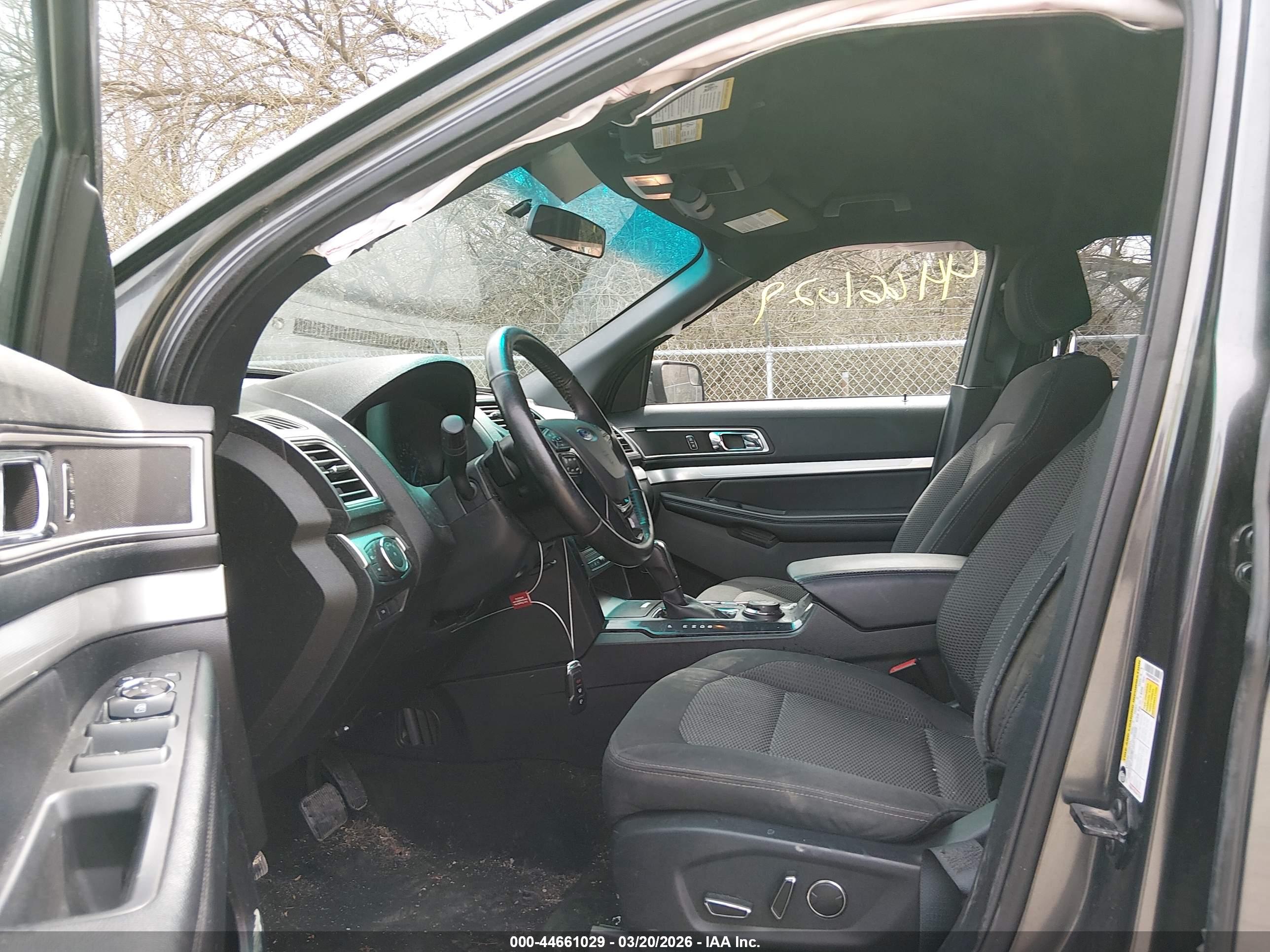 FORD EXPLORER image 5