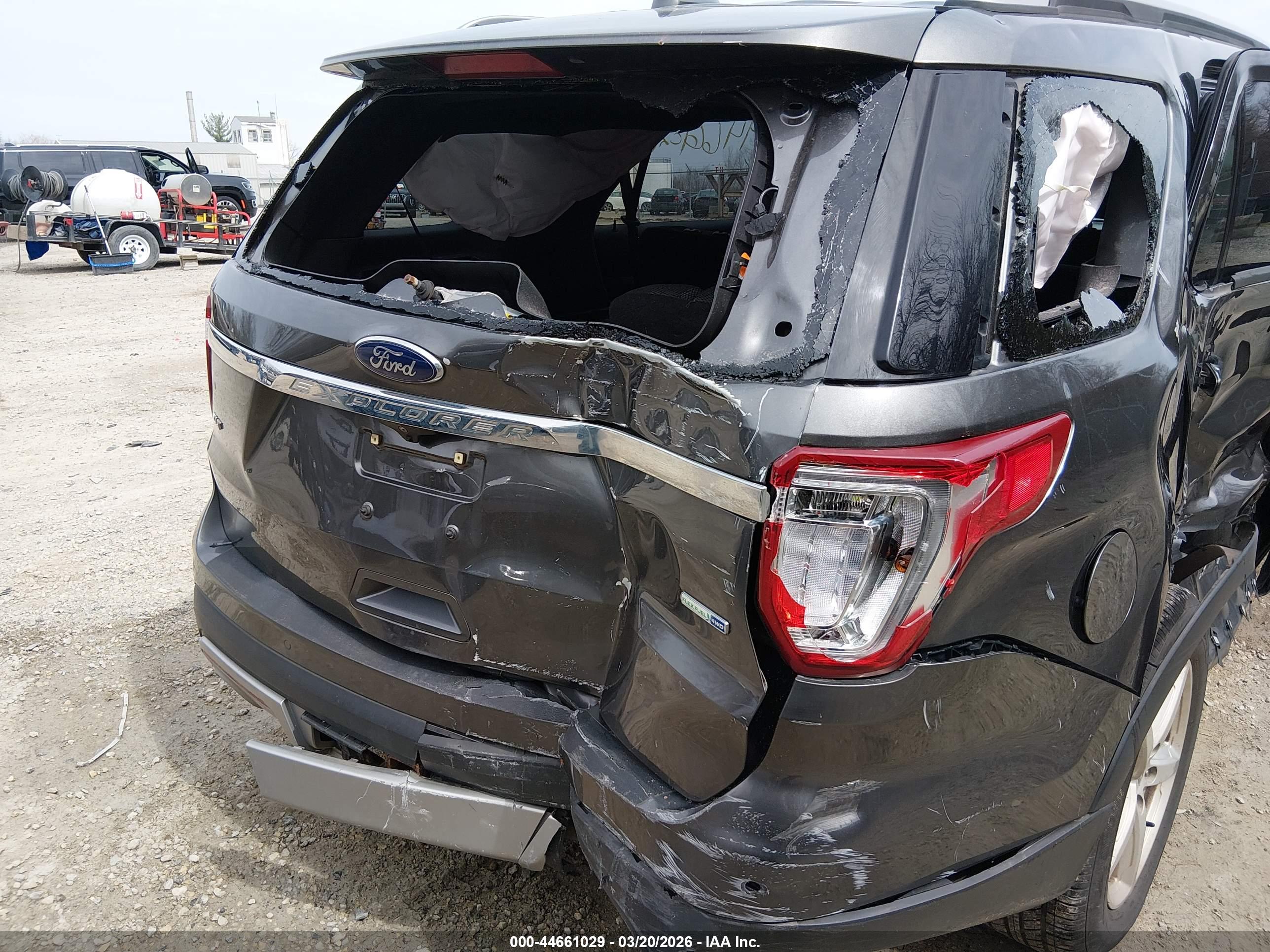 FORD EXPLORER image 6