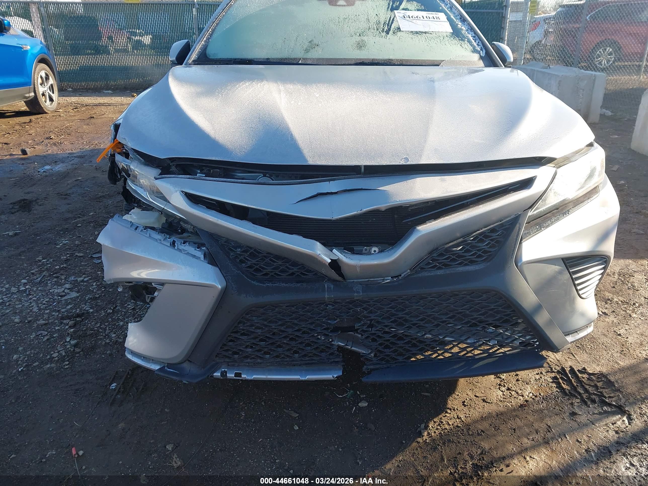 TOYOTA CAMRY image 6