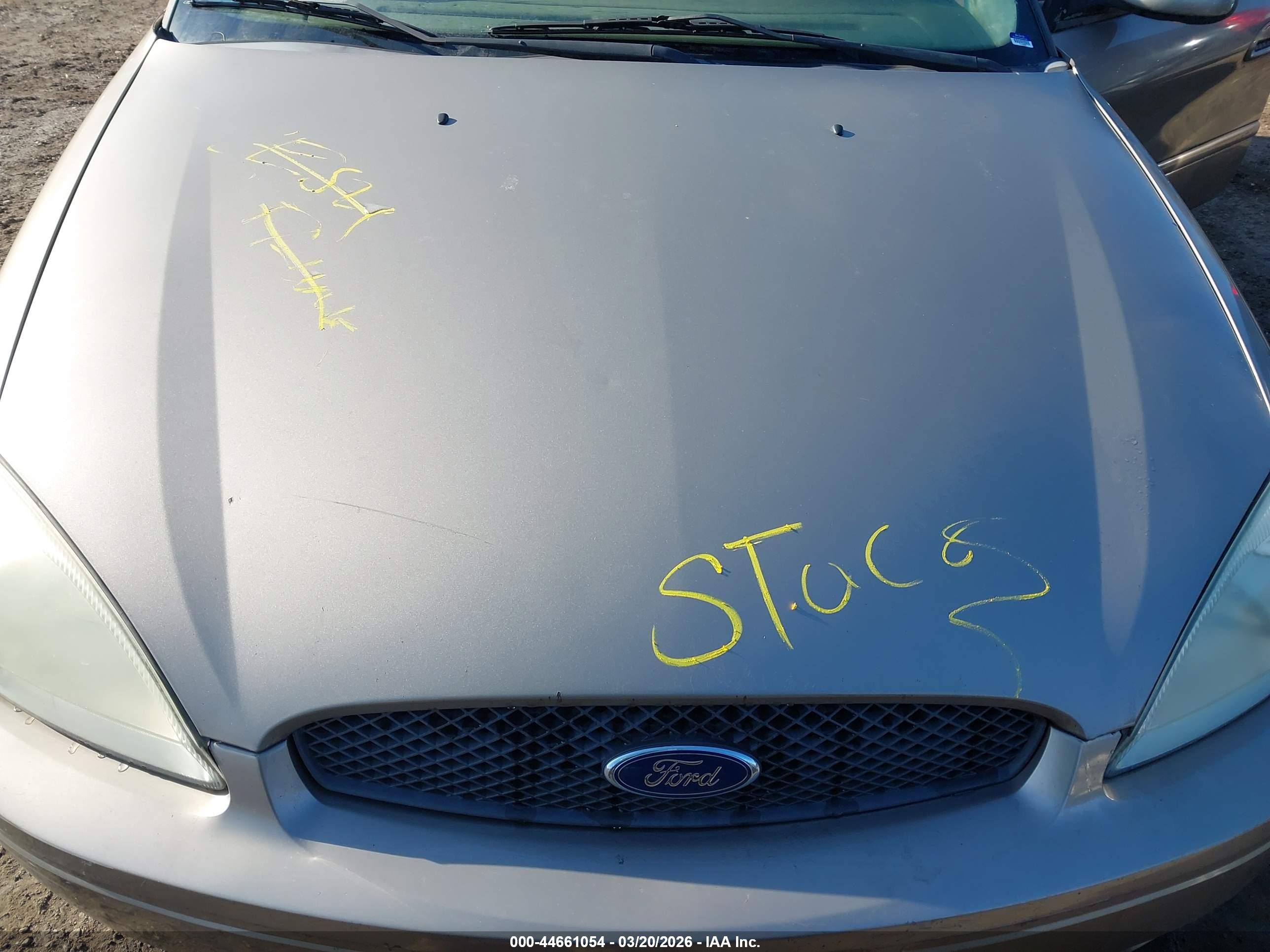 FORD TAURUS image 10