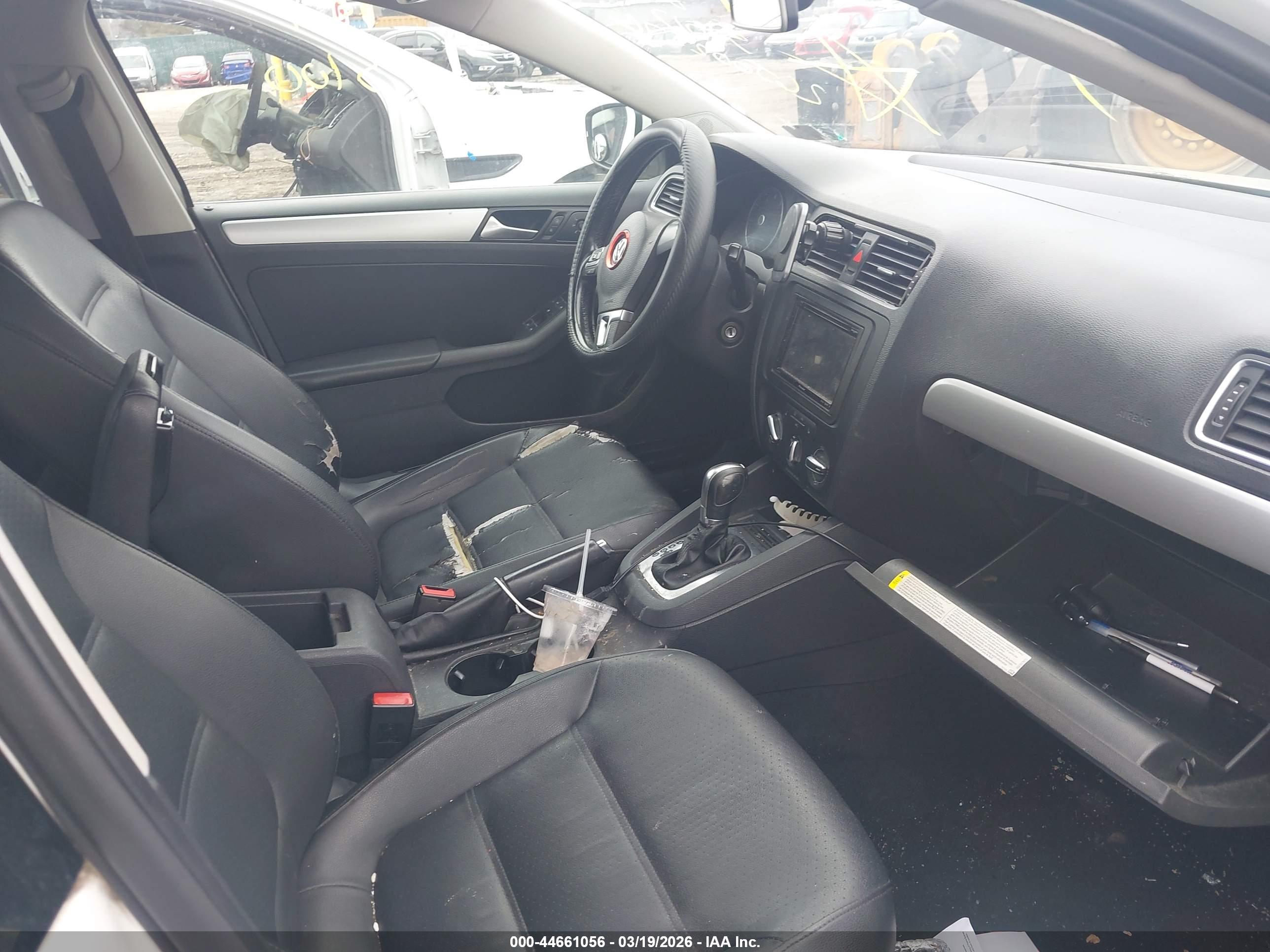 VOLKSWAGEN JETTA image 5
