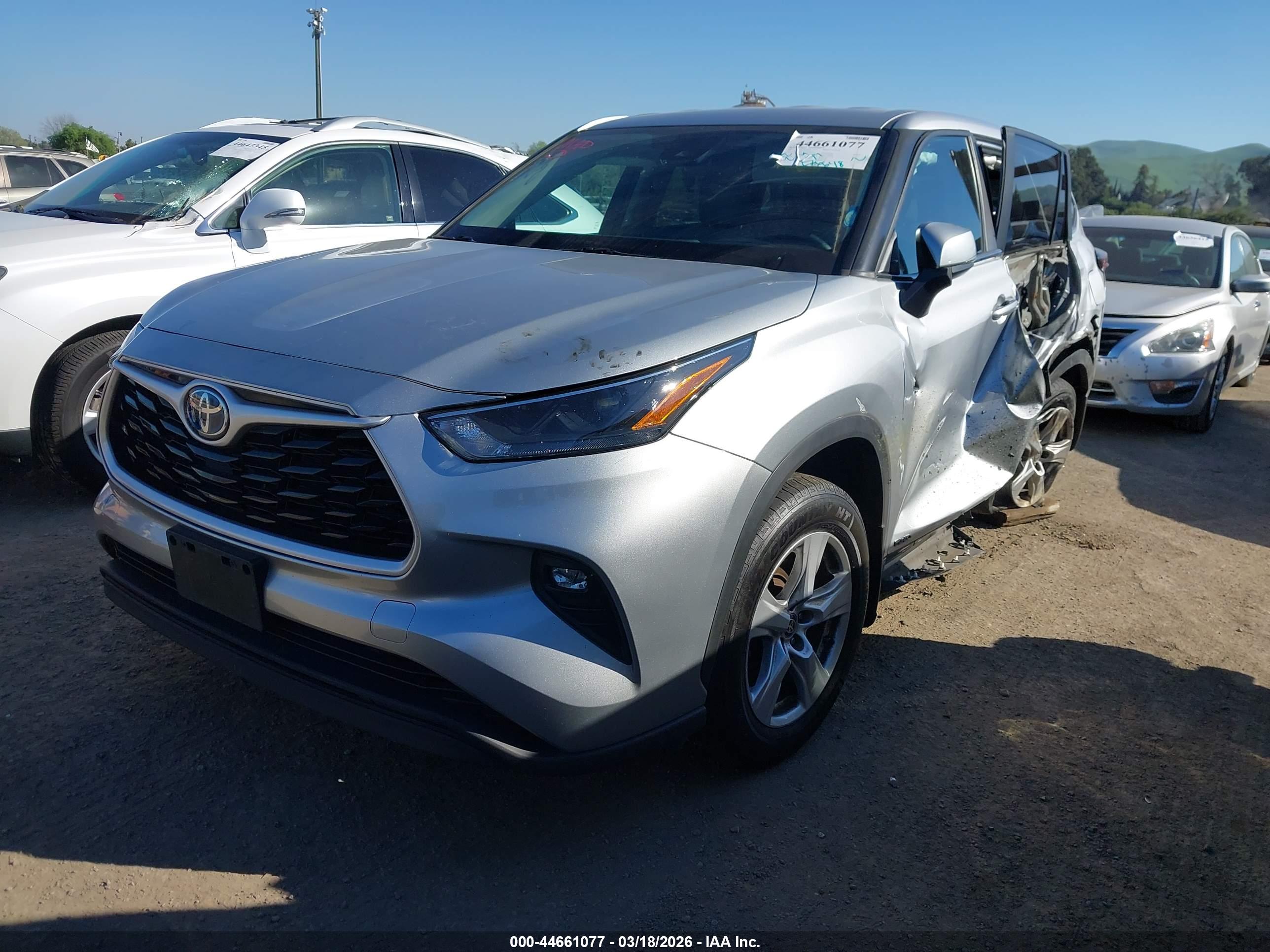 TOYOTA HIGHLANDER image 2