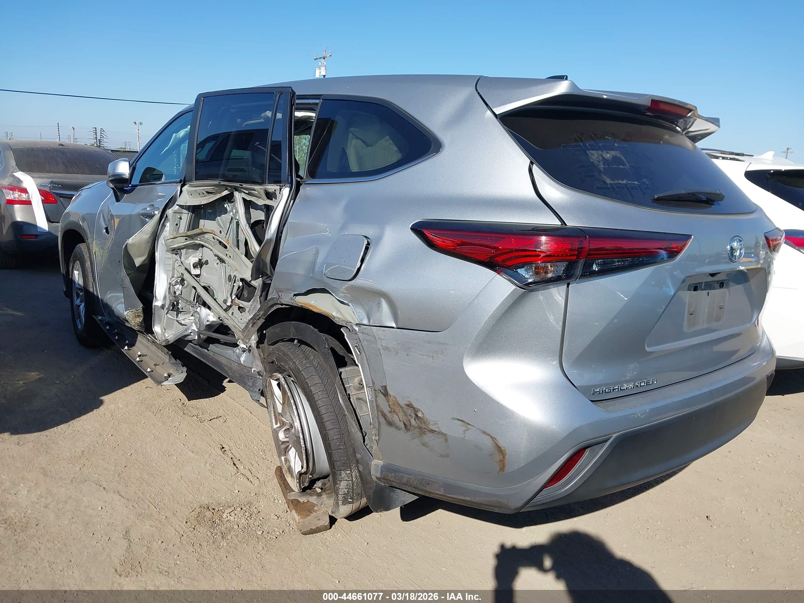 TOYOTA HIGHLANDER image 3
