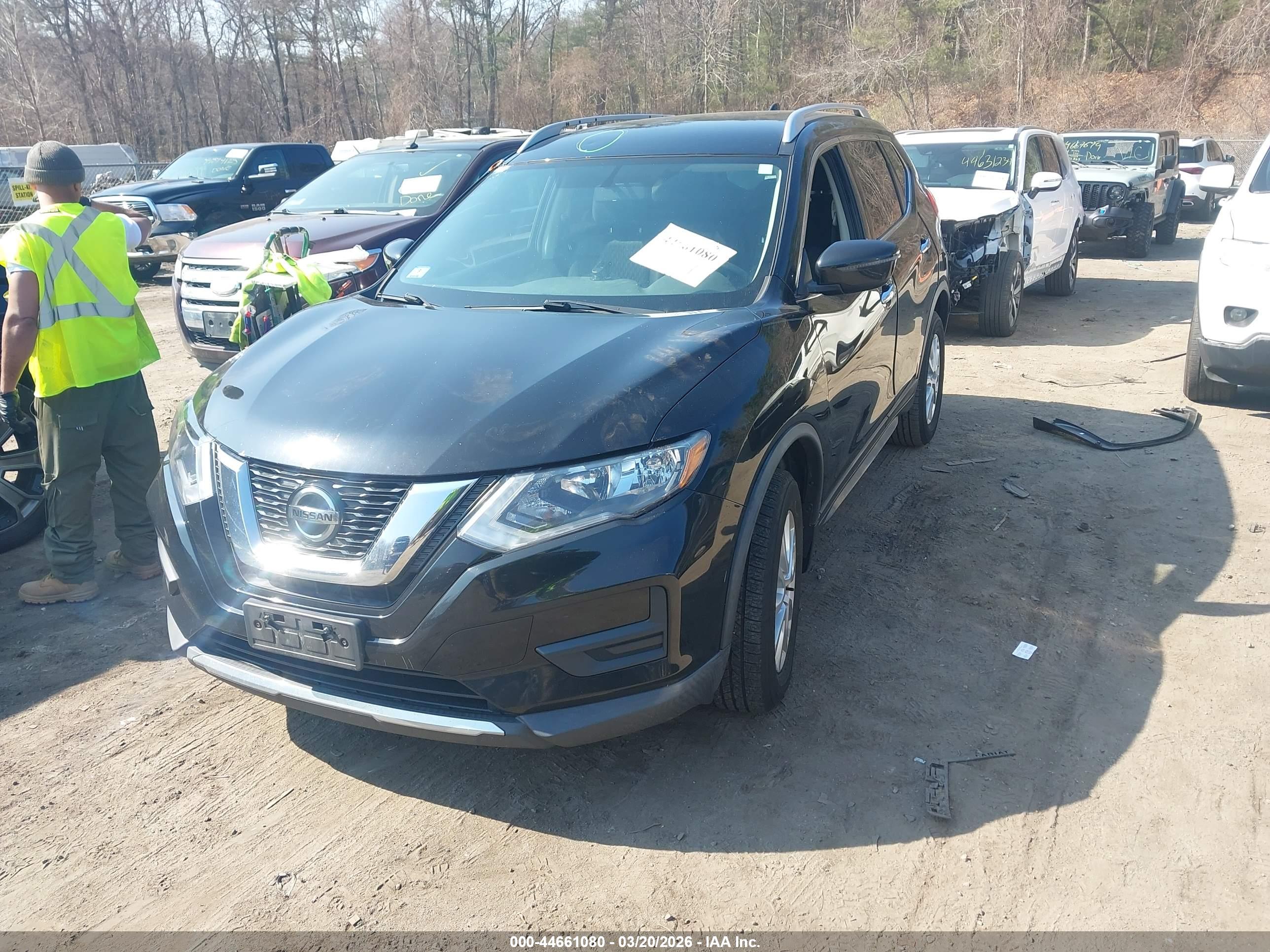 NISSAN ROGUE image 2