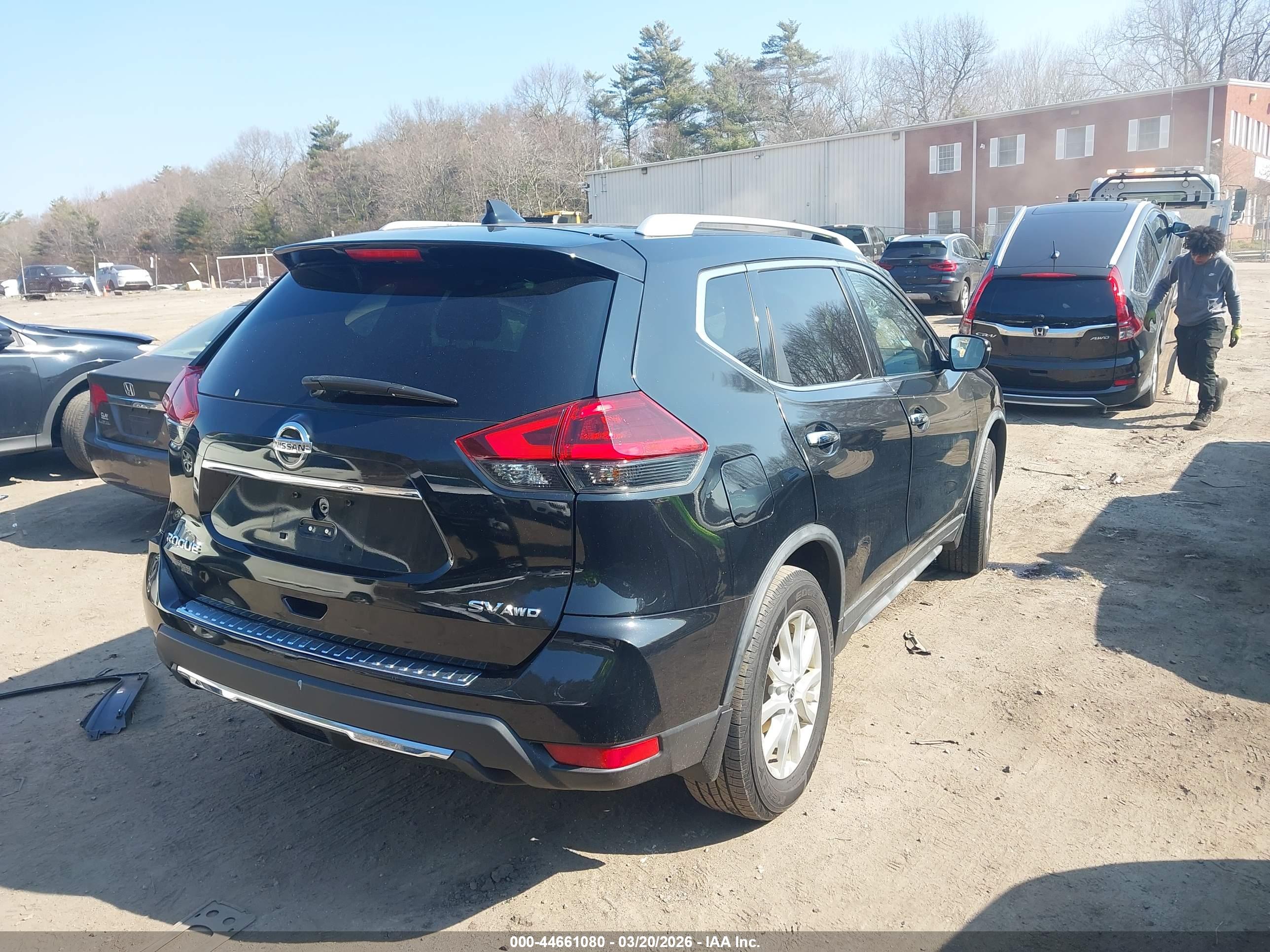 NISSAN ROGUE image 4