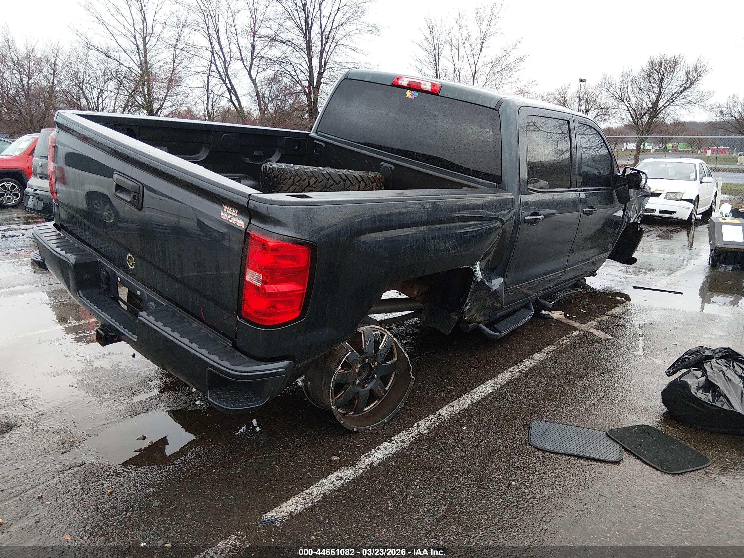 CHEVROLET SILVERADO image 4