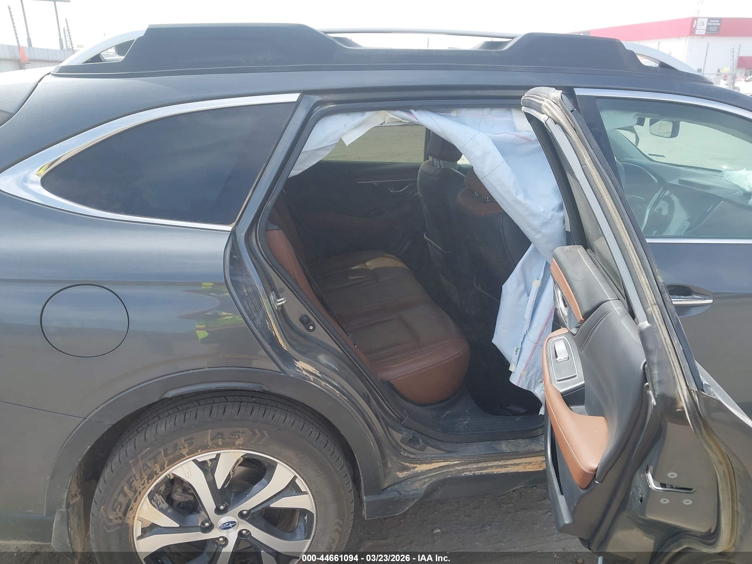 SUBARU OUTBACK image 8