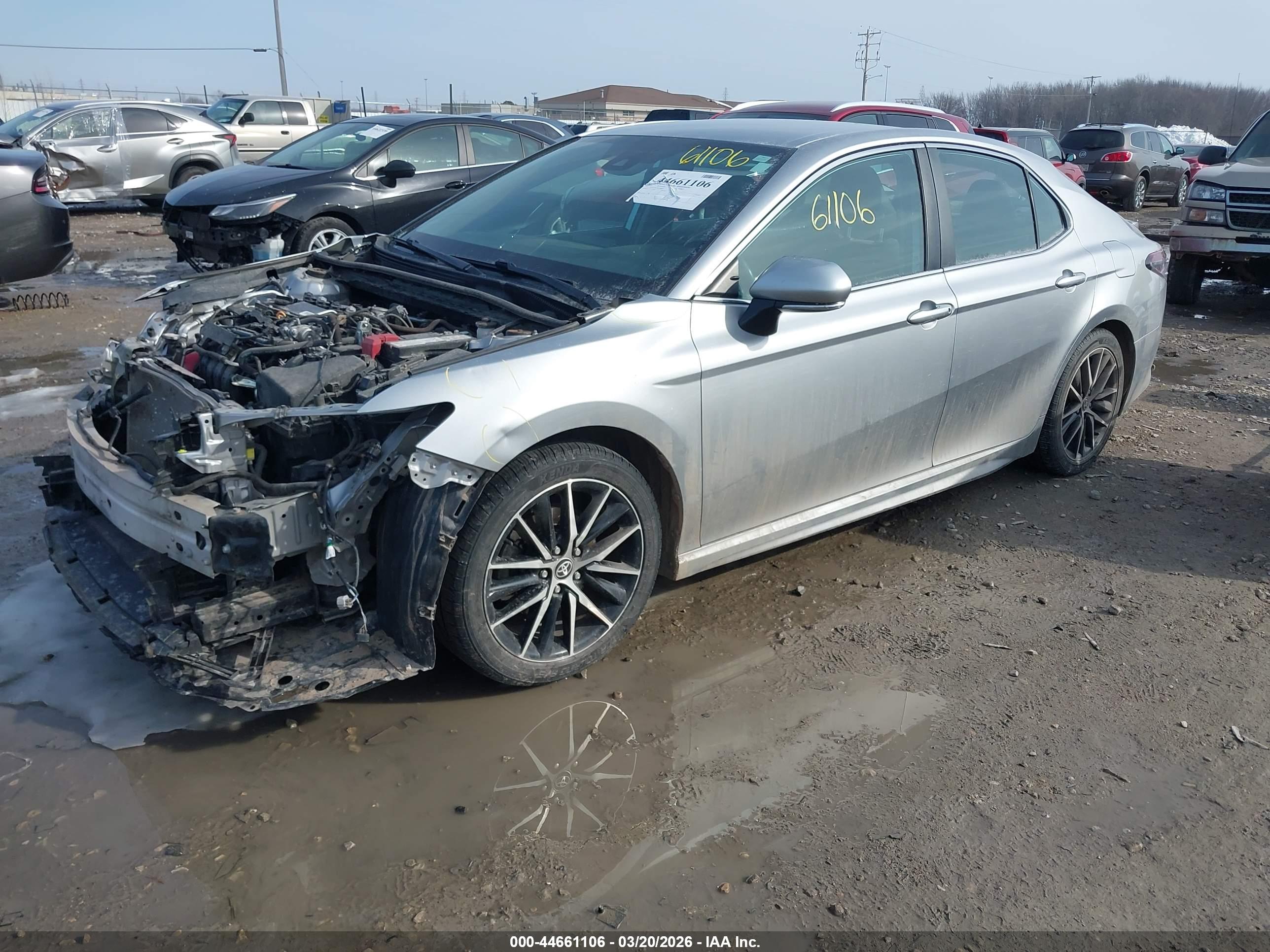 TOYOTA CAMRY image 2