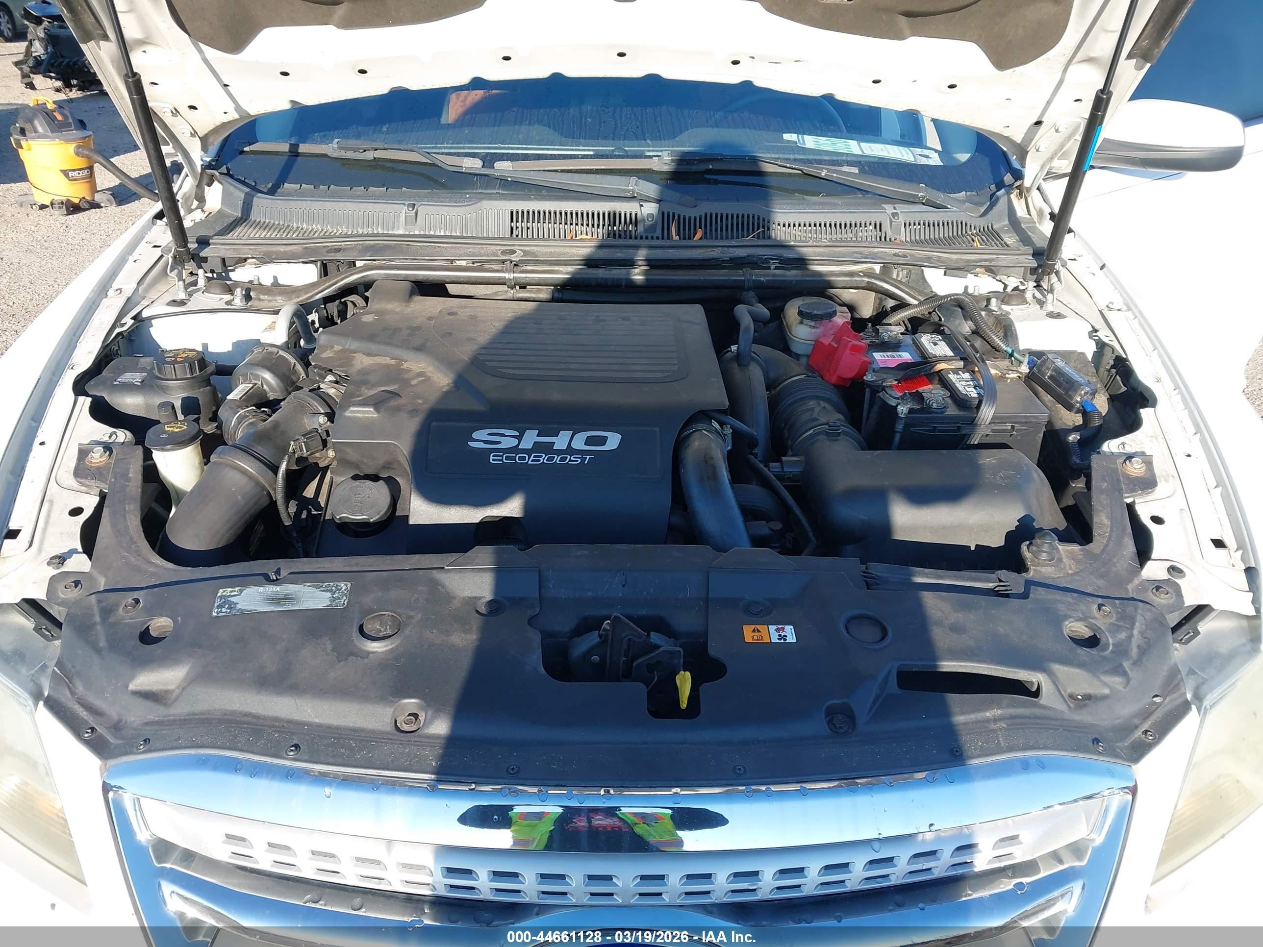 FORD TAURUS image 10