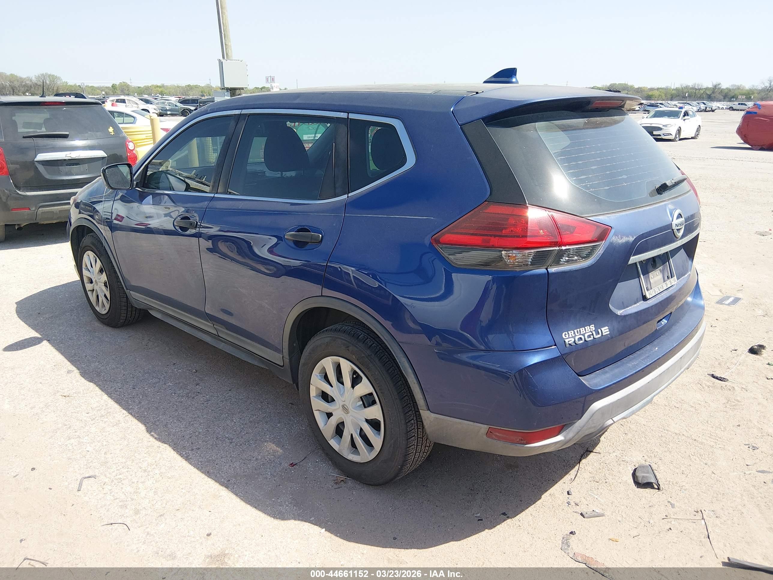 NISSAN ROGUE image 3