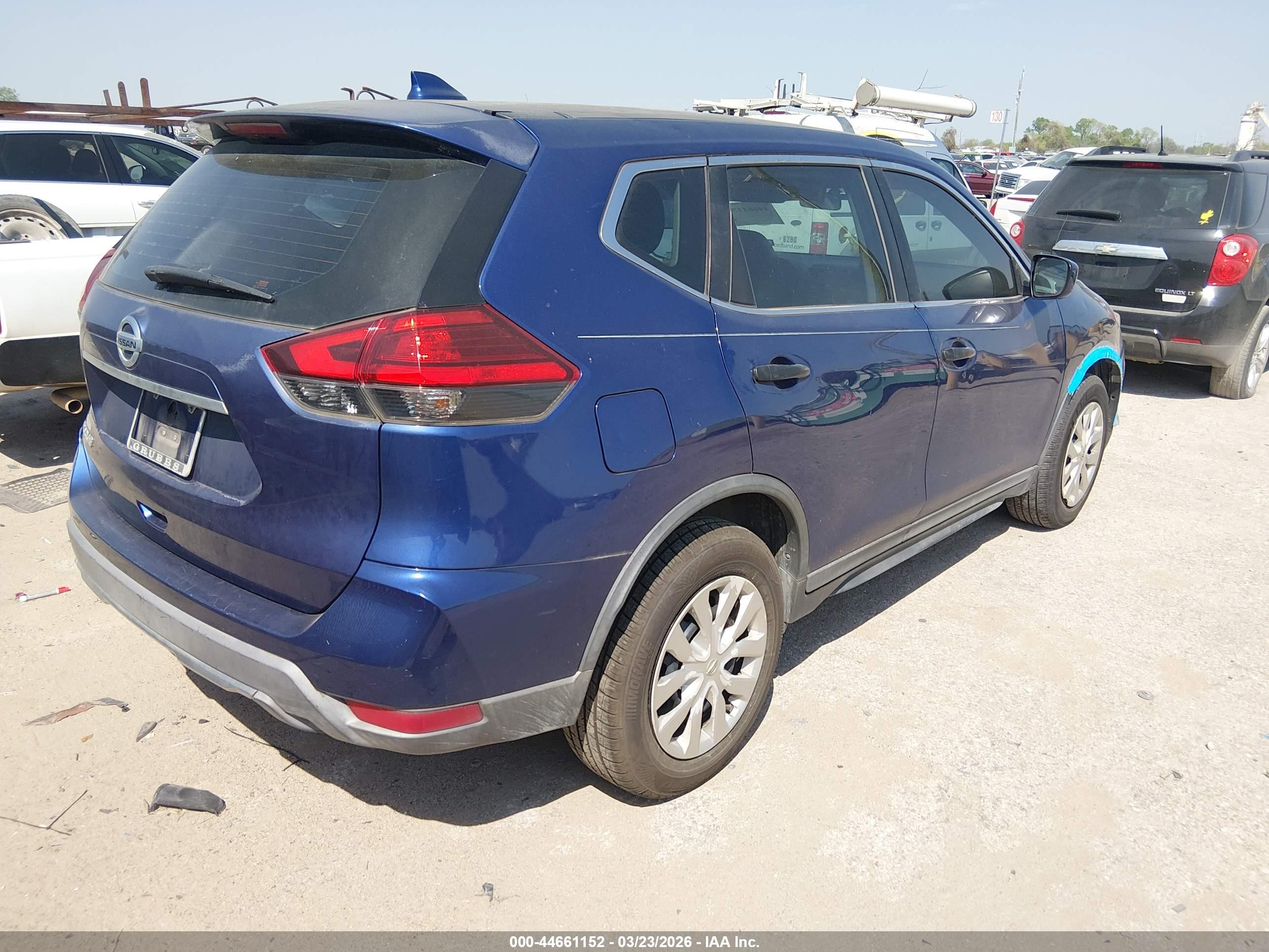 NISSAN ROGUE image 4