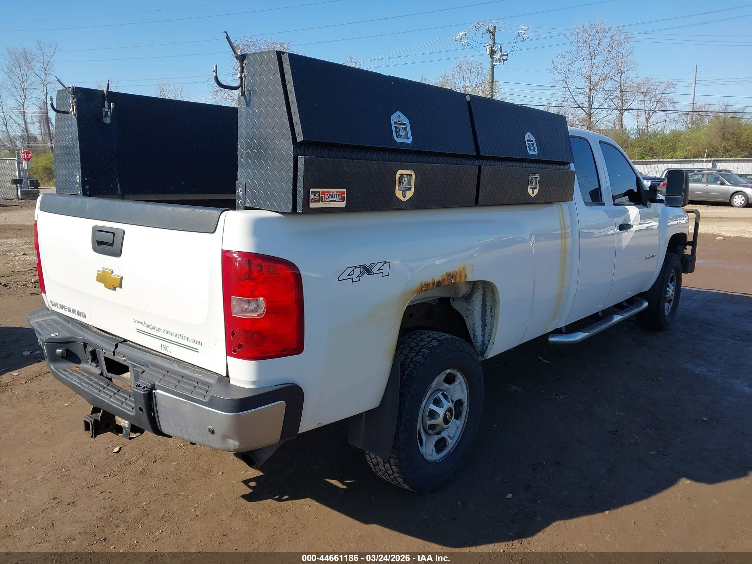 CHEVROLET SILVERADO image 4