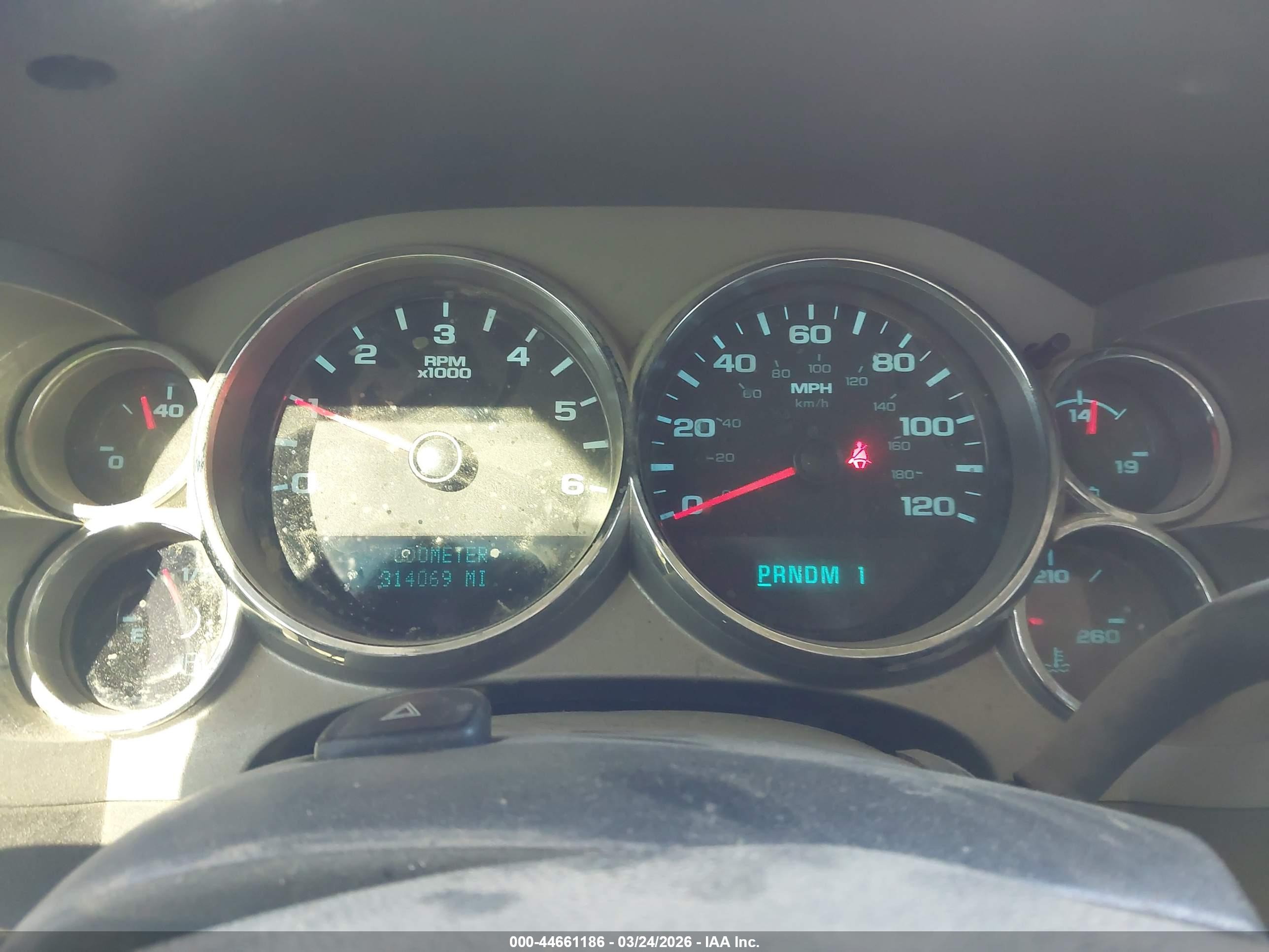 CHEVROLET SILVERADO image 7