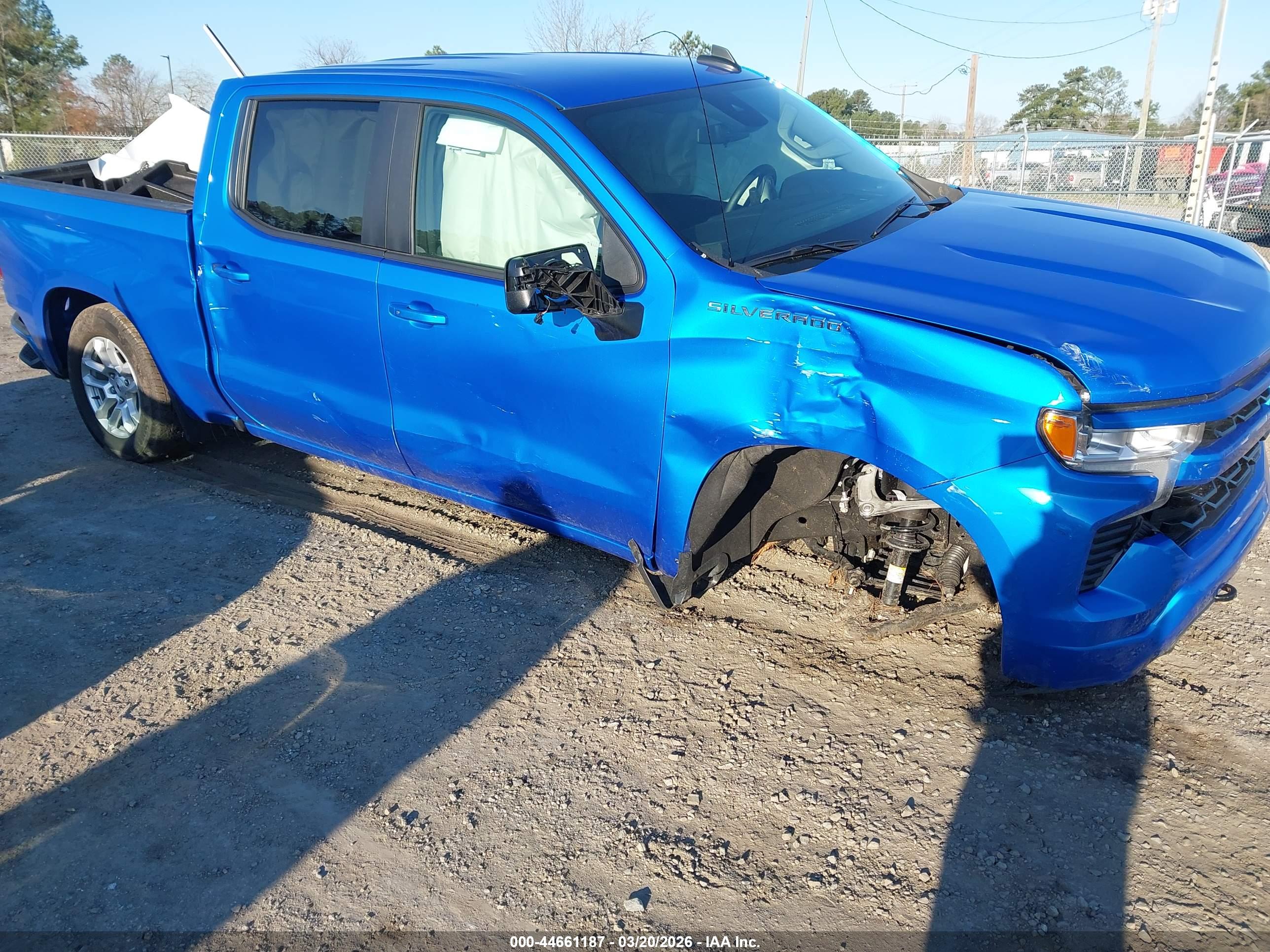 CHEVROLET SILVERADO image 6