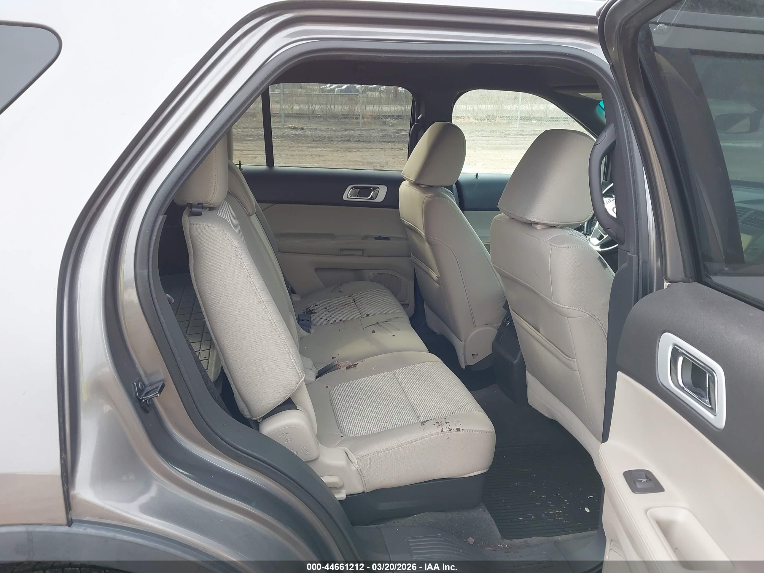 FORD EXPLORER image 8