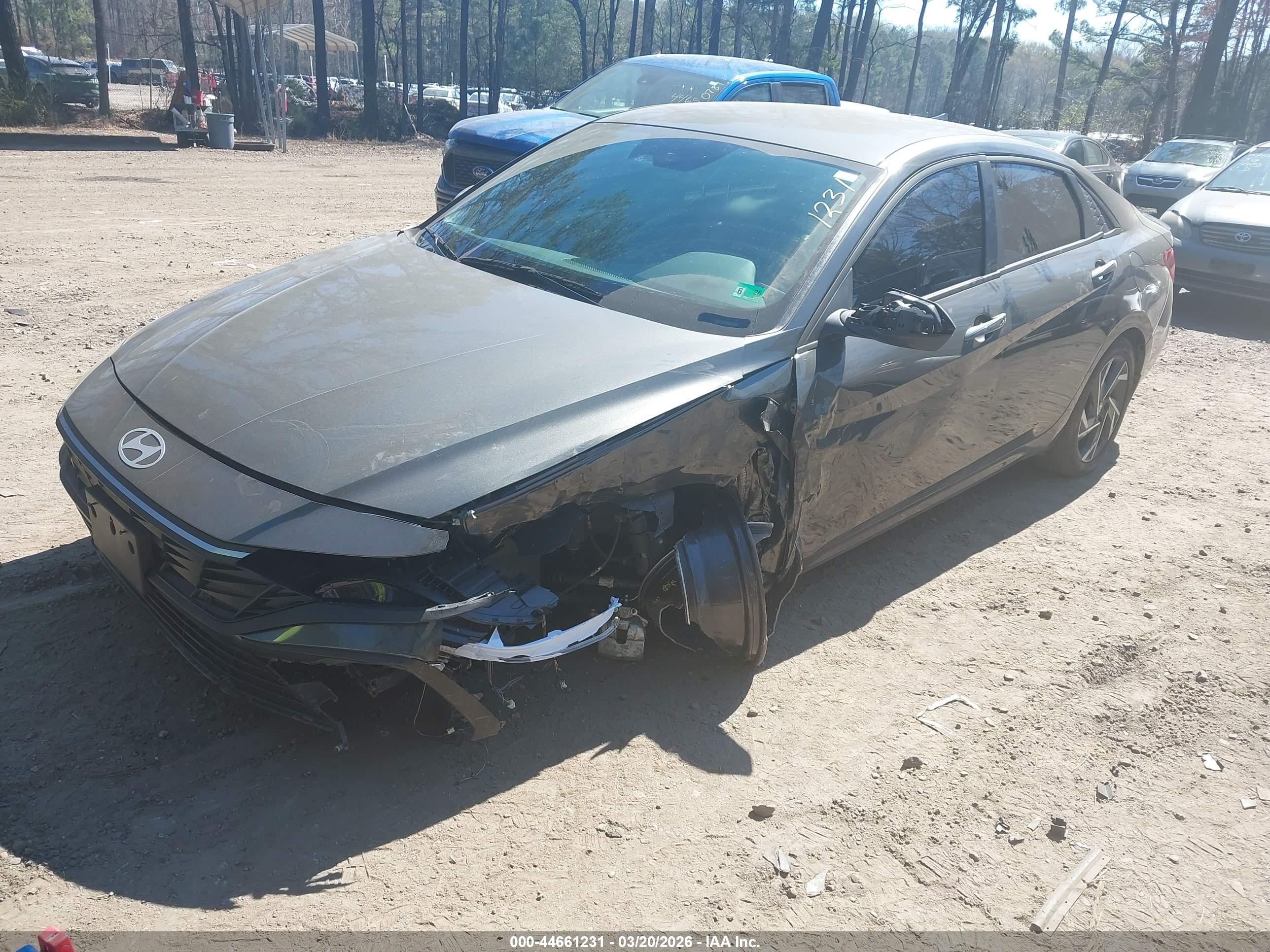 HYUNDAI ELANTRA image 2