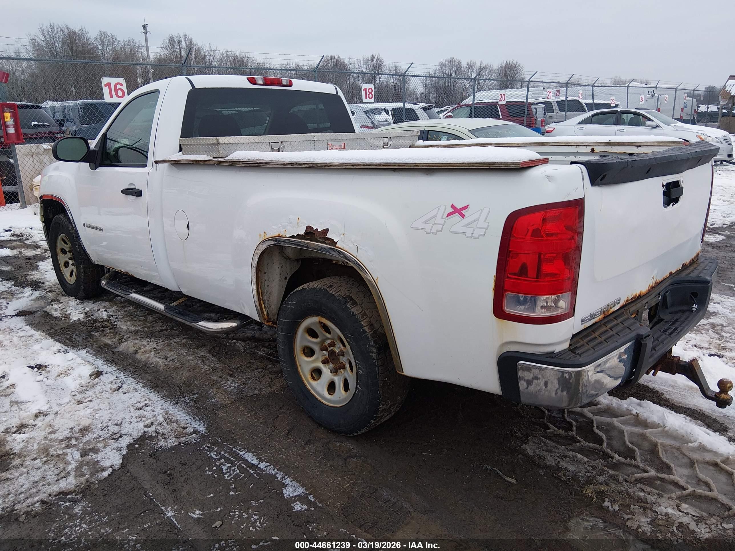 GMC SIERRA image 3
