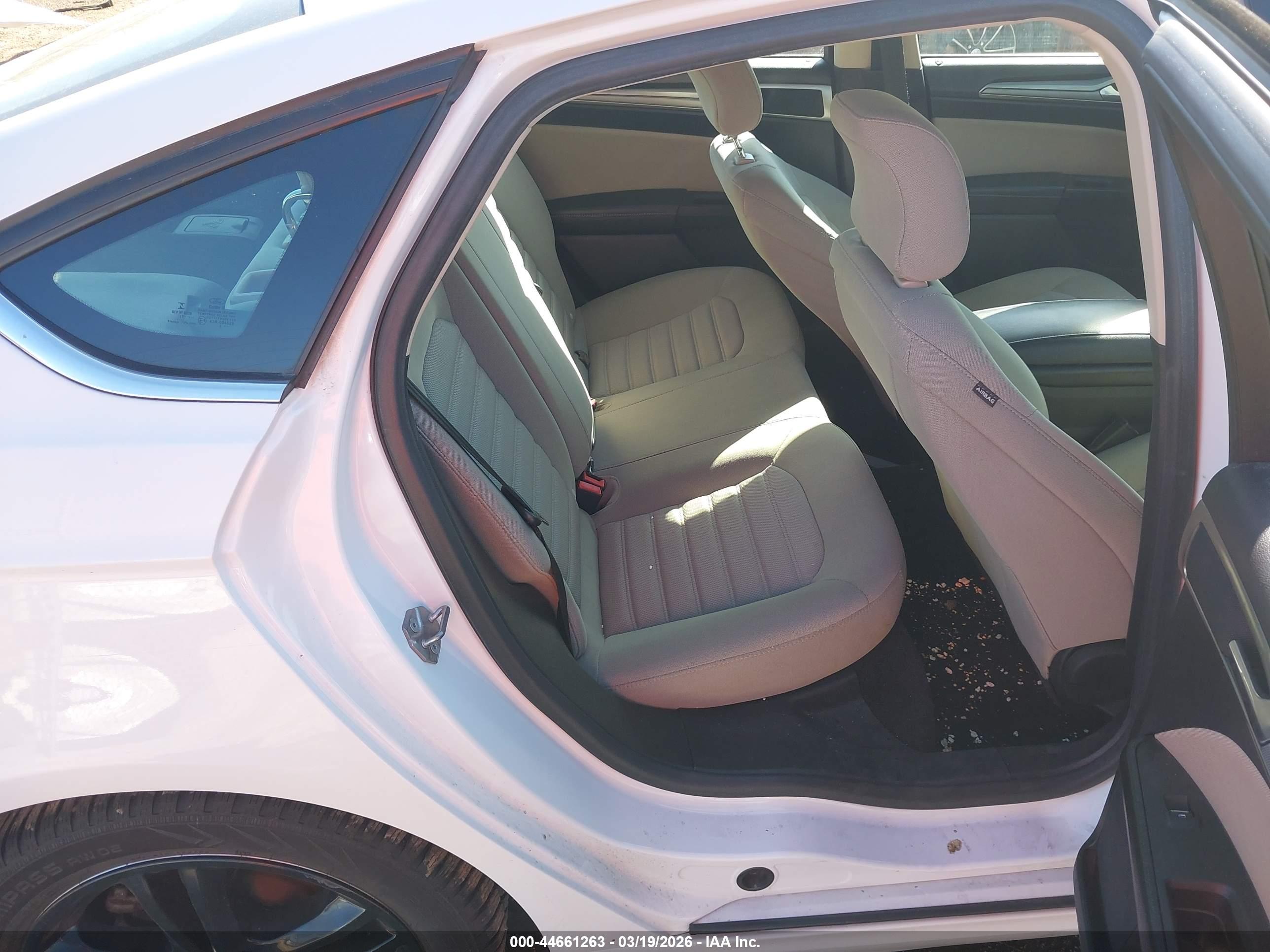 FORD FUSION image 8