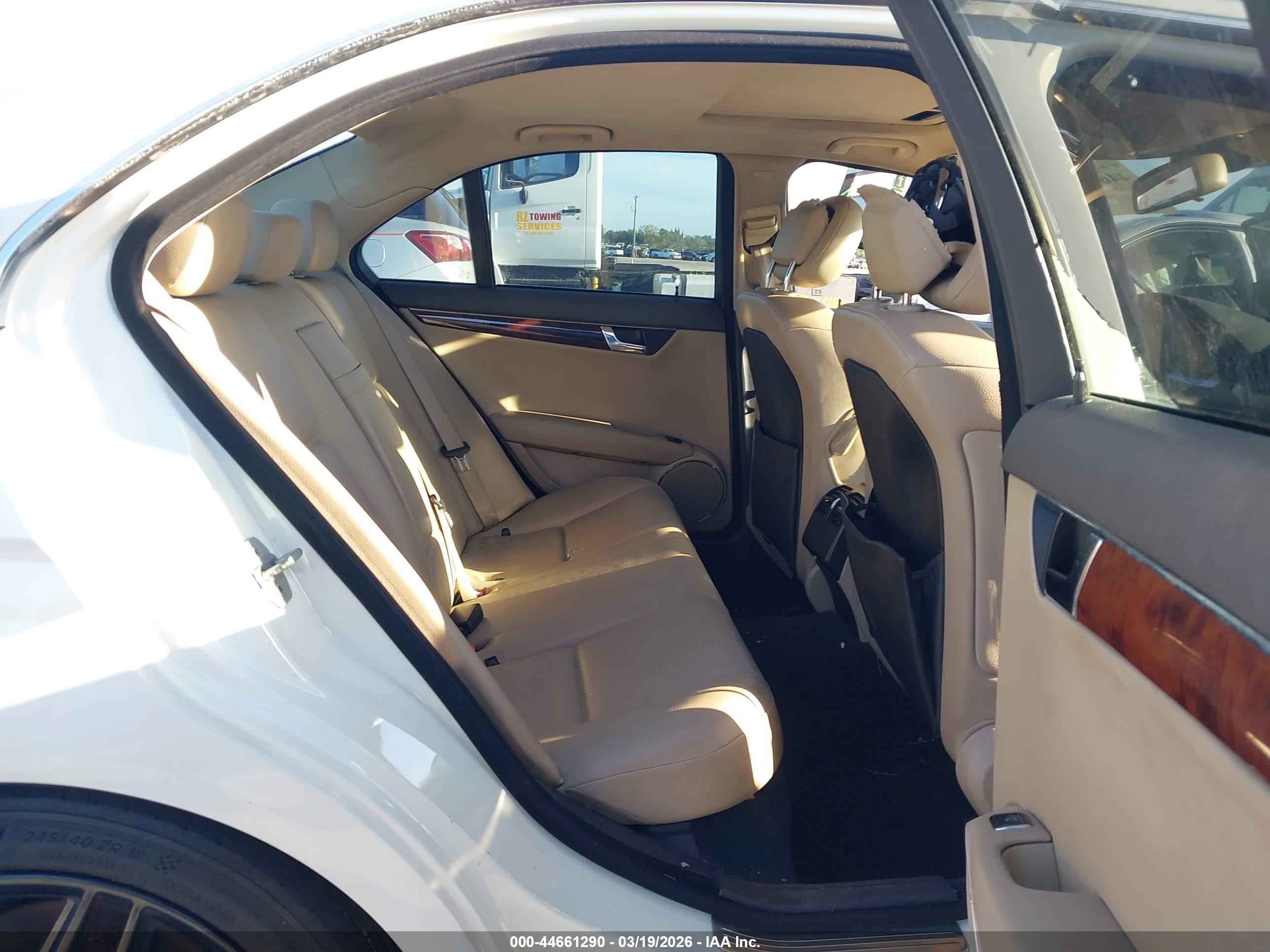 MERCEDES-BENZ C image 8