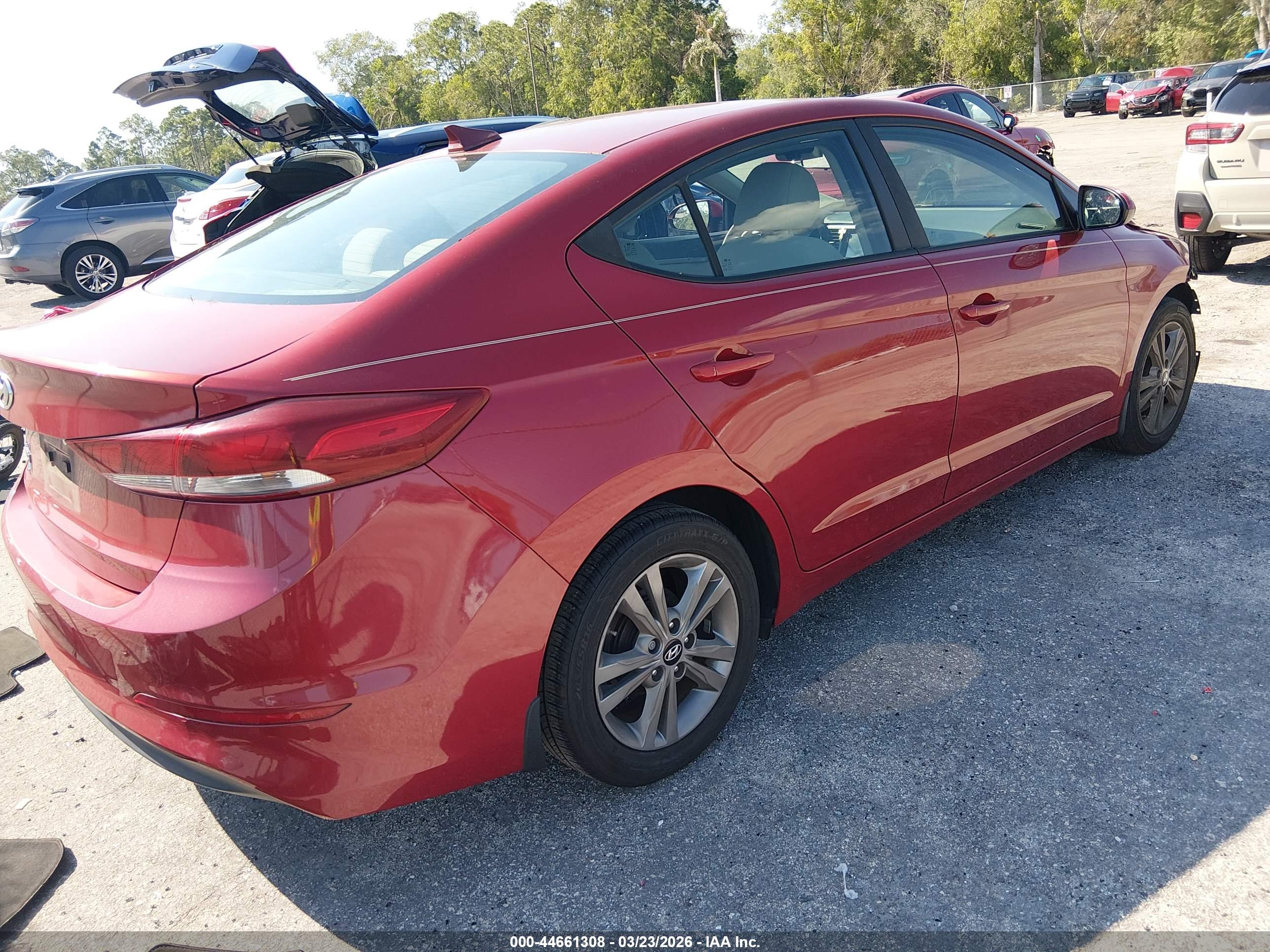 HYUNDAI ELANTRA image 4