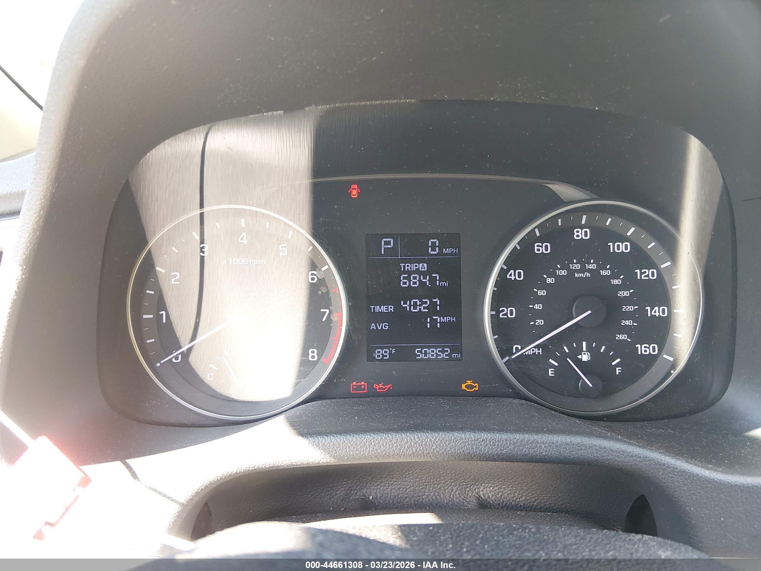 HYUNDAI ELANTRA image 7