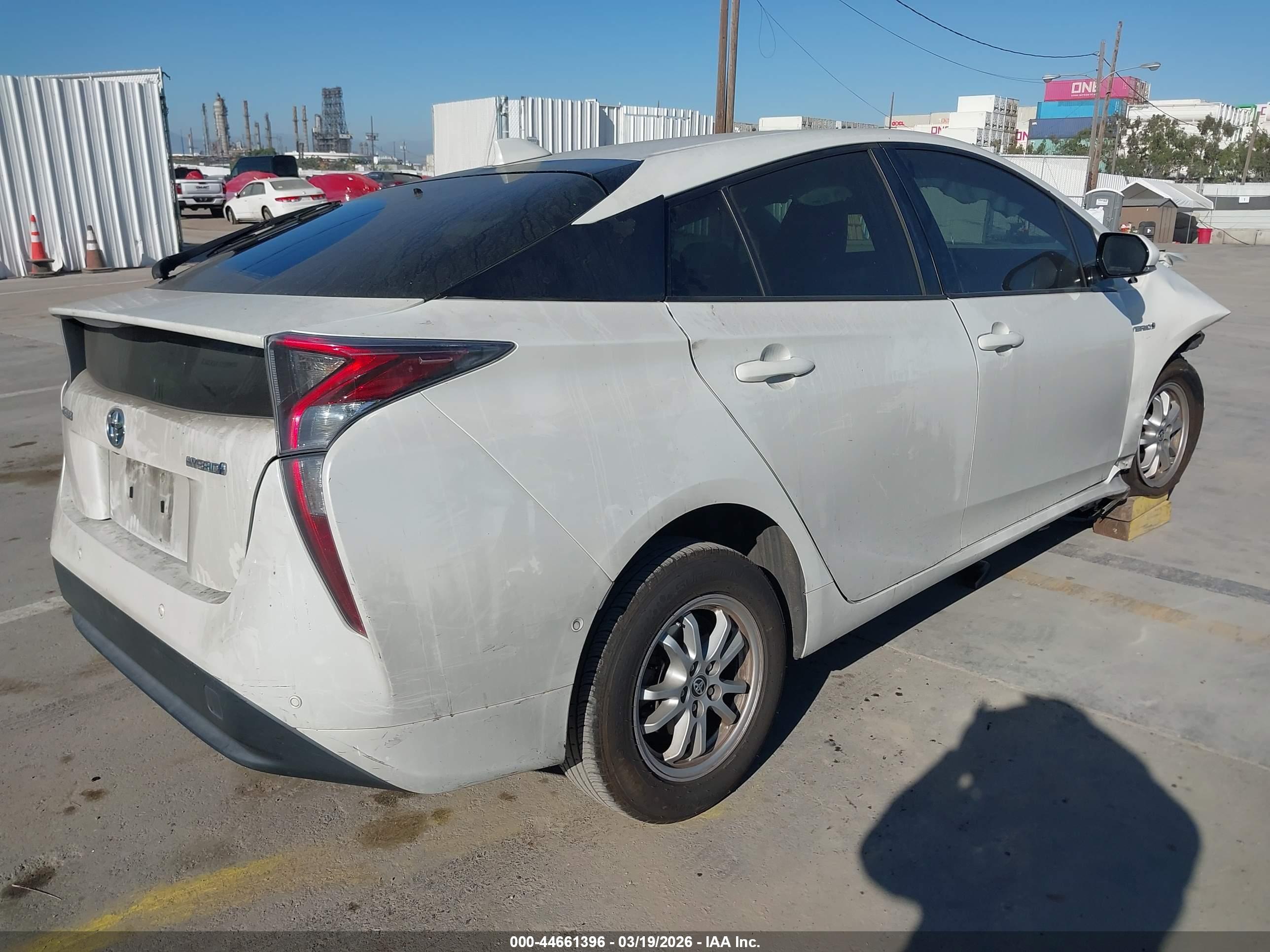 TOYOTA PRIUS image 4