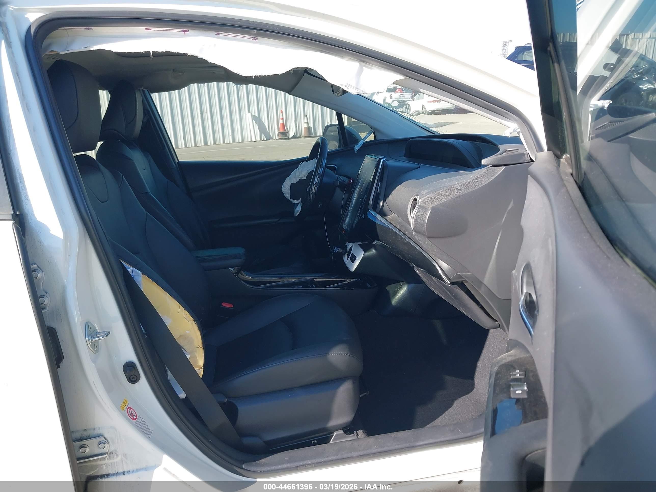 TOYOTA PRIUS image 5
