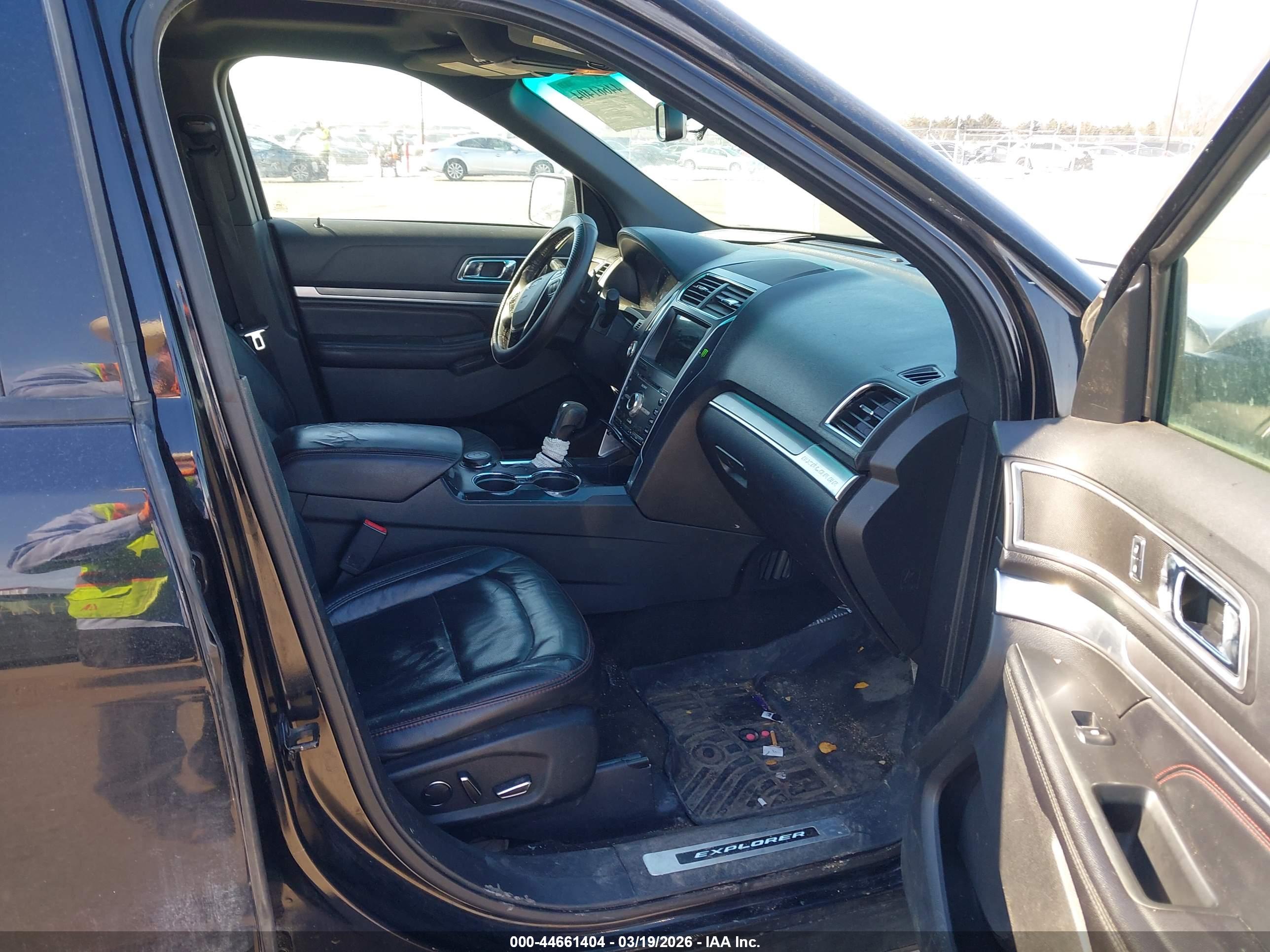 FORD EXPLORER image 5