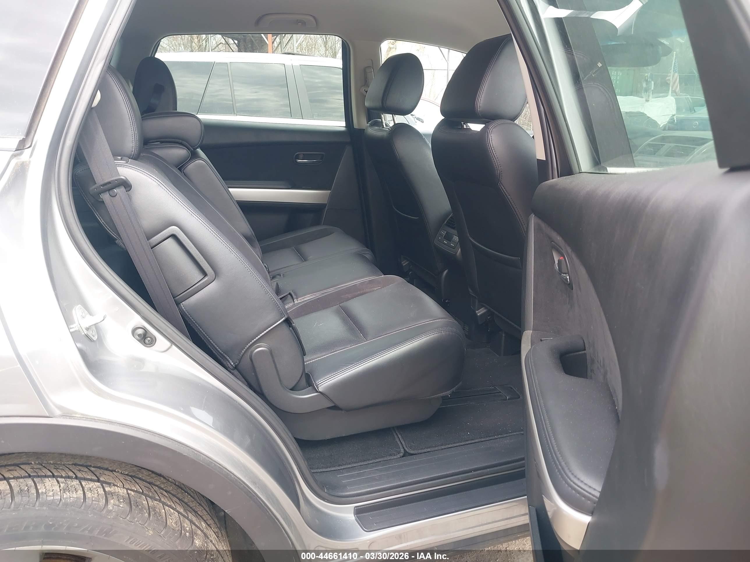 MAZDA CX-9 image 8