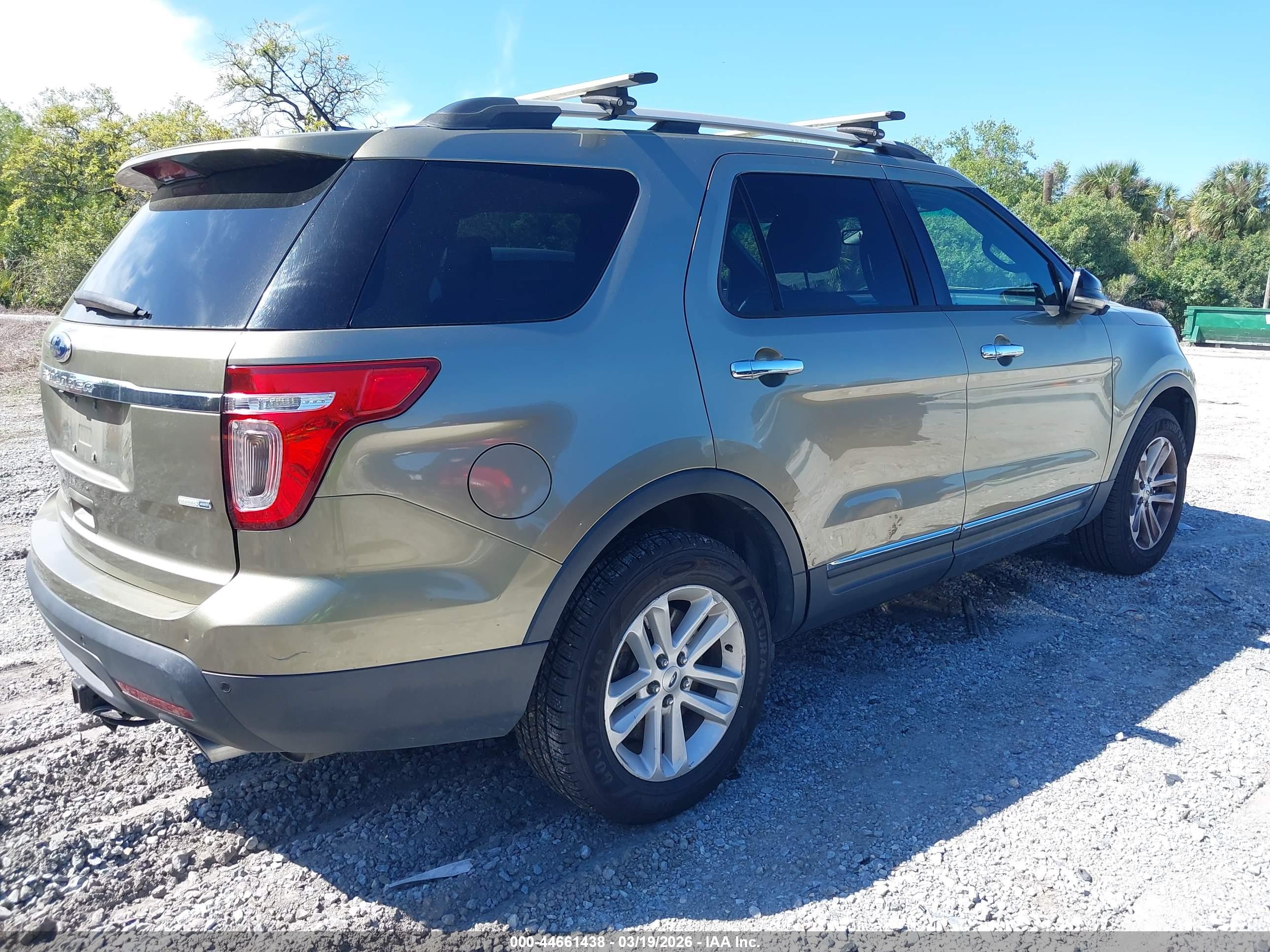 FORD EXPLORER image 4