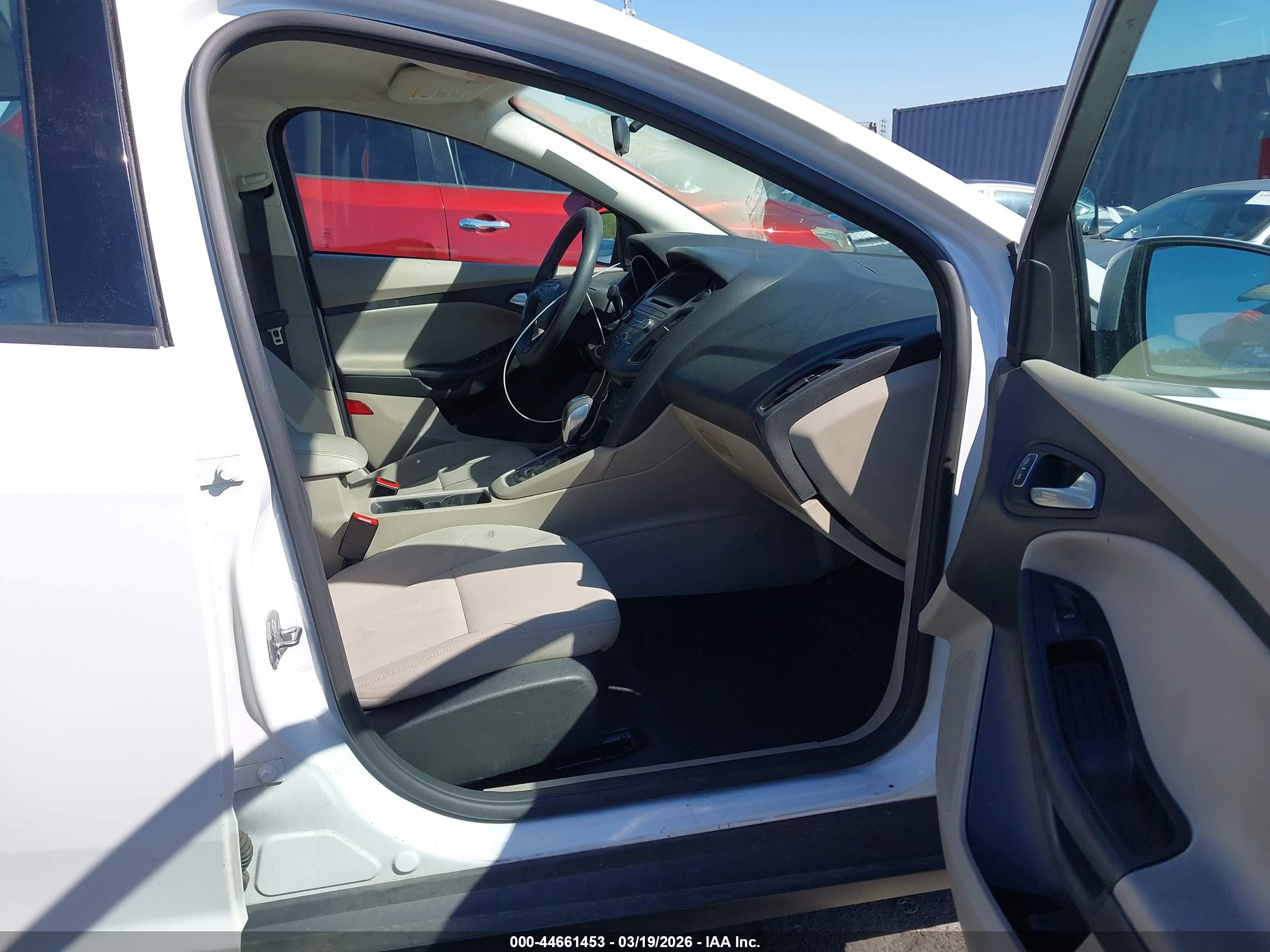FORD FOCUS image 5