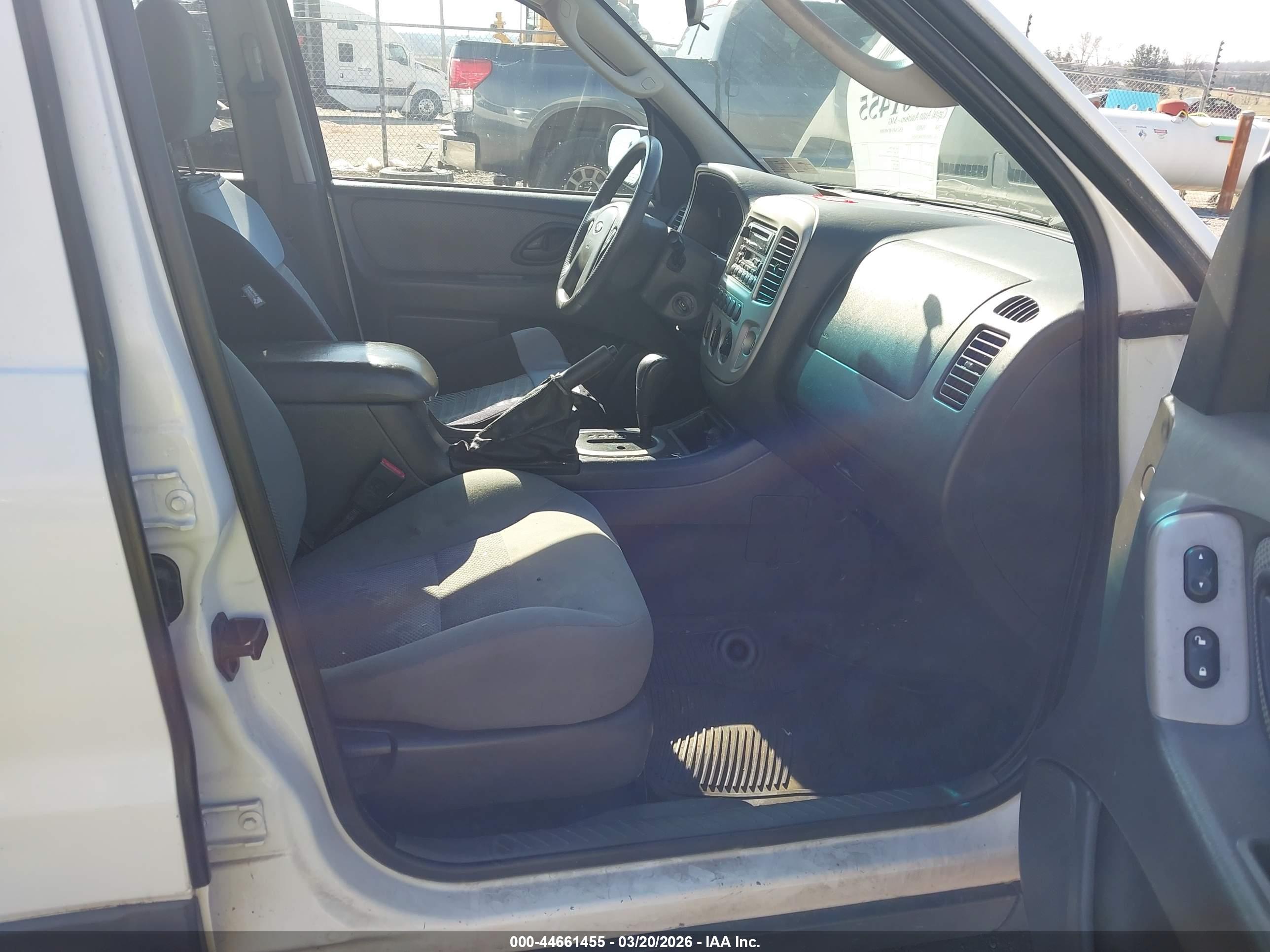 FORD ESCAPE image 5