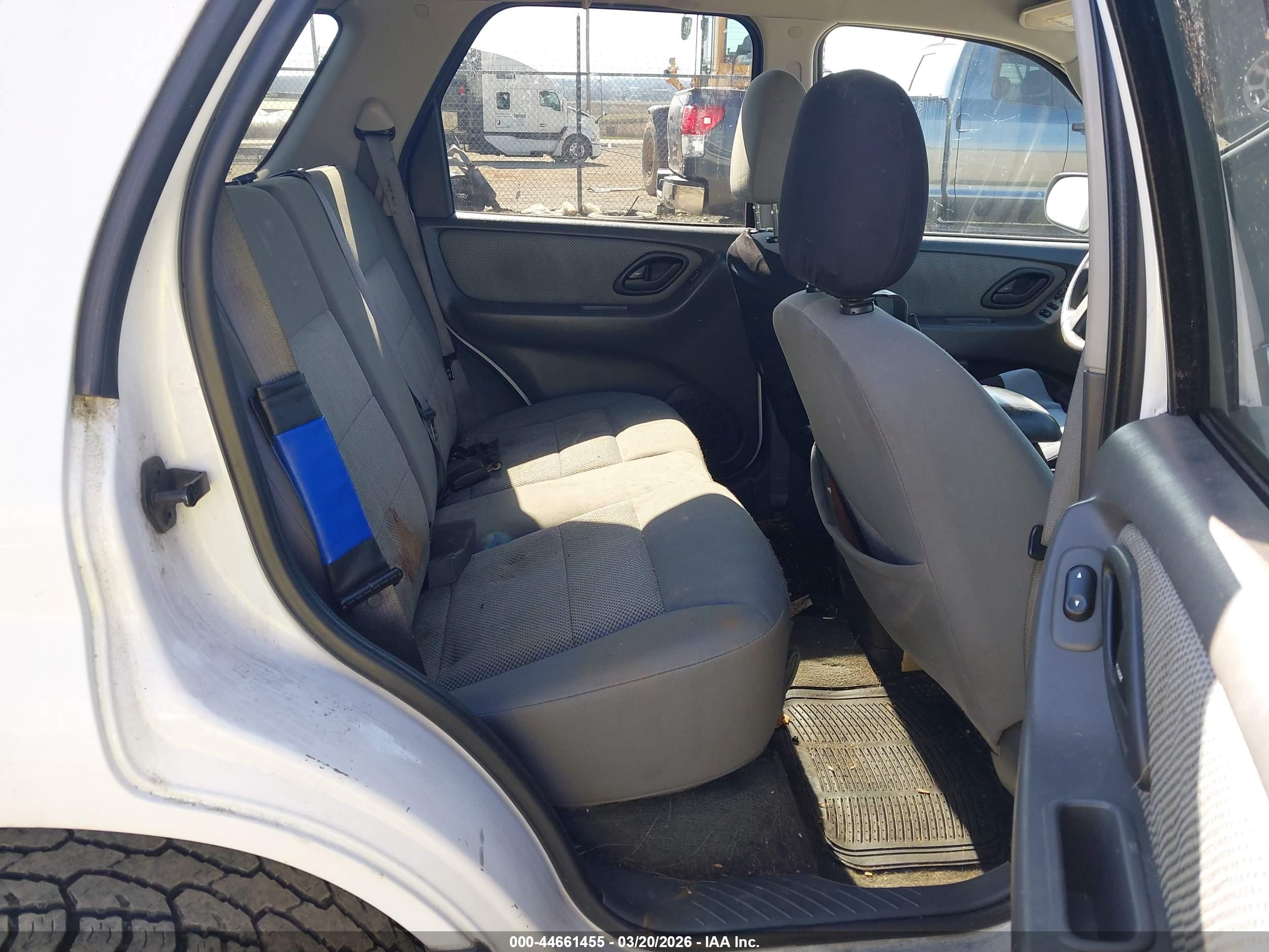 FORD ESCAPE image 8