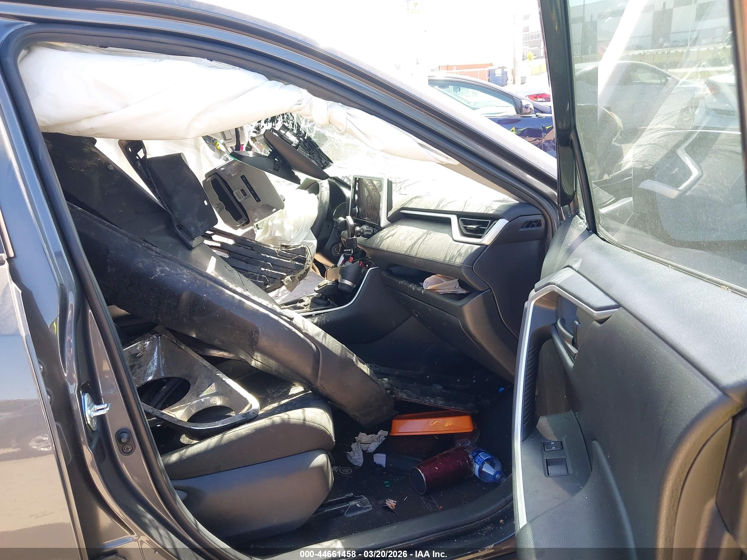 TOYOTA RAV4 image 5