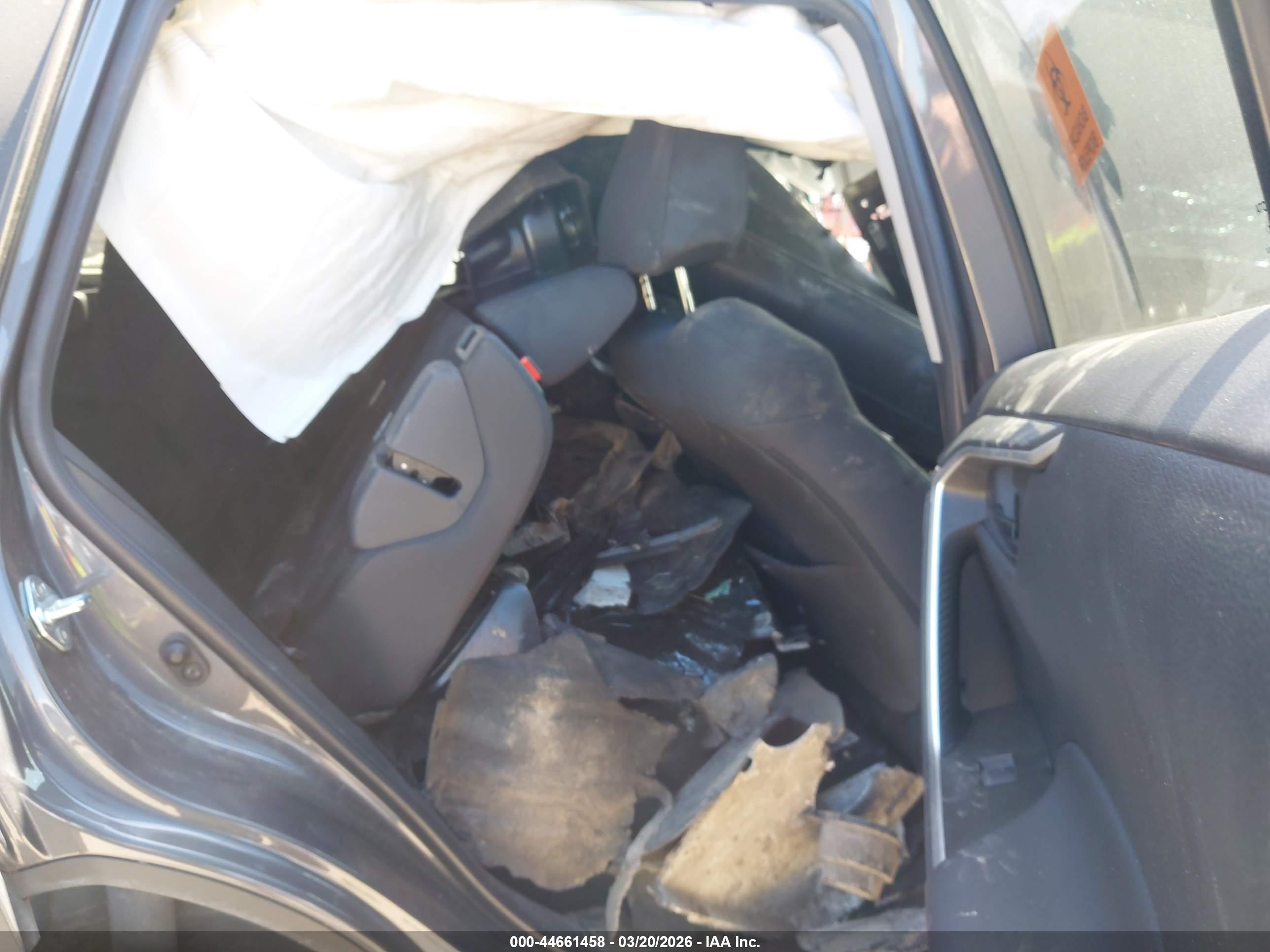 TOYOTA RAV4 image 8