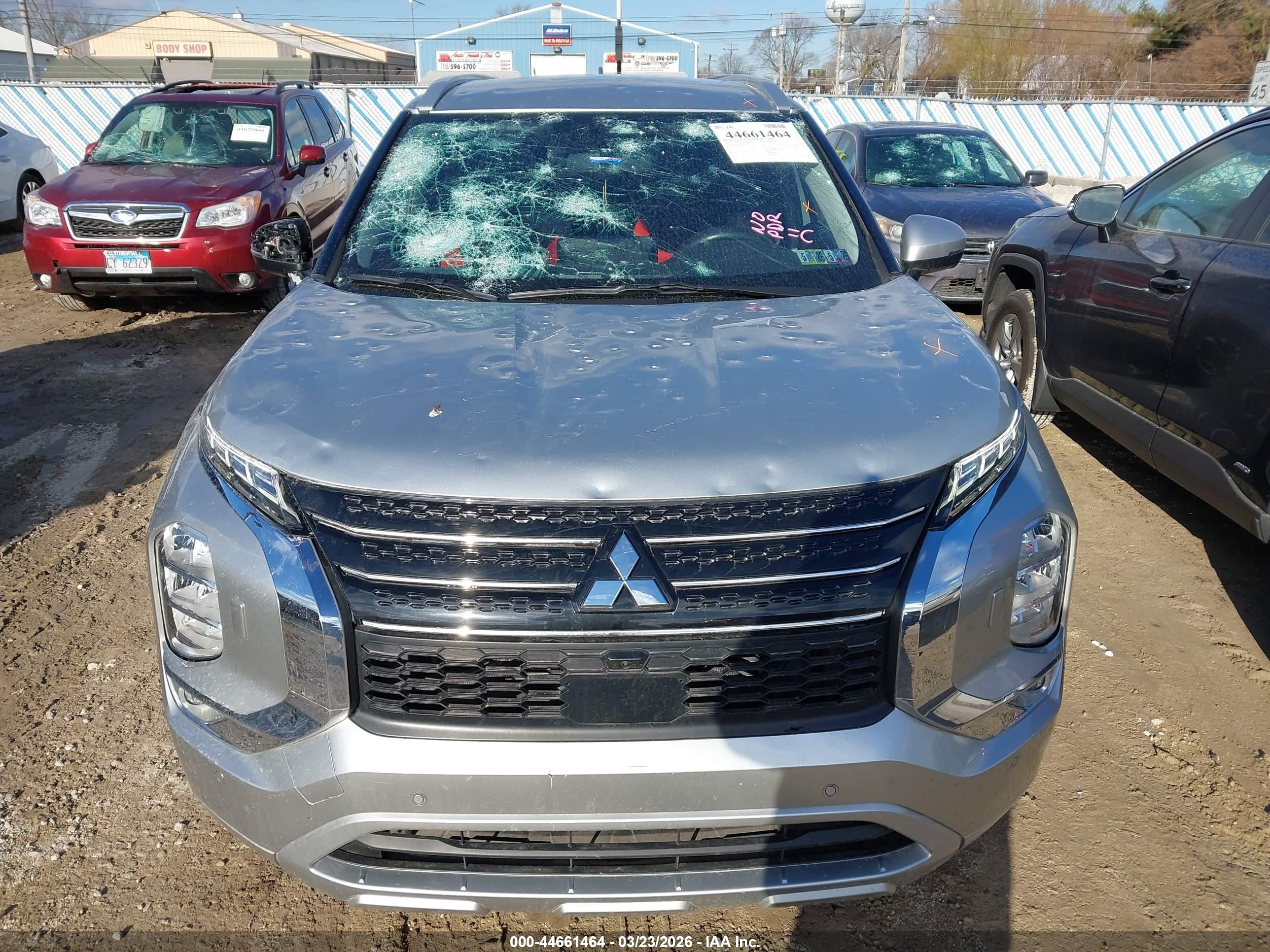 MITSUBISHI OUTLANDER image 6