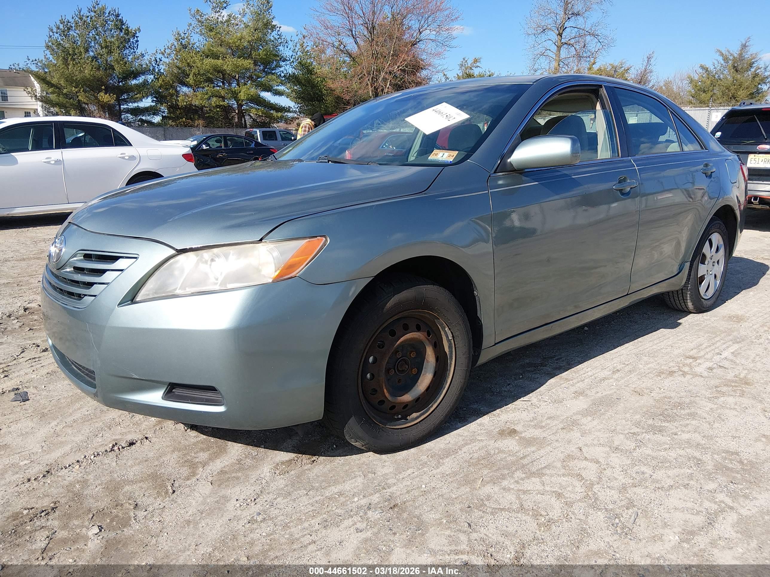 TOYOTA CAMRY image 2