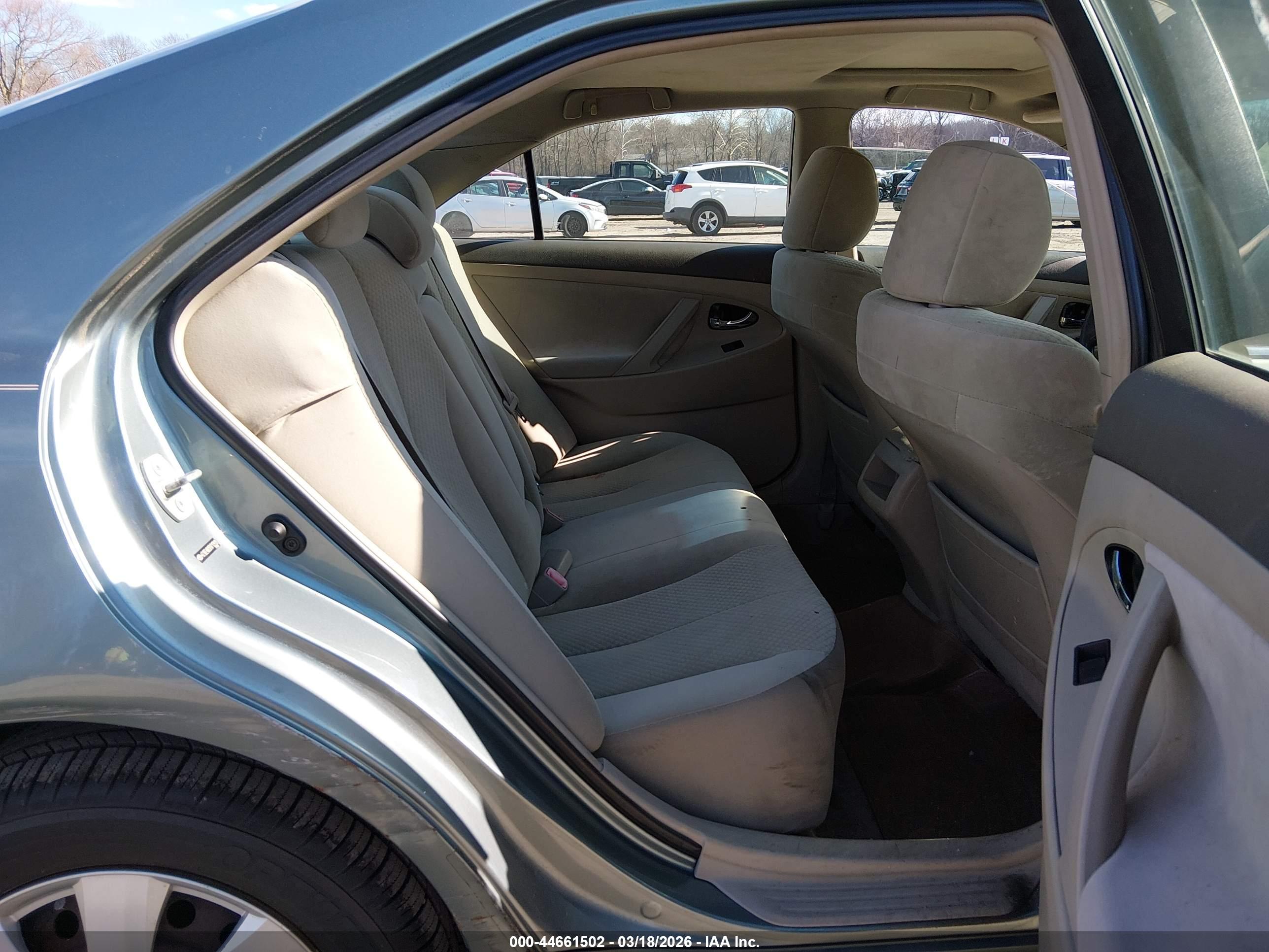 TOYOTA CAMRY image 8