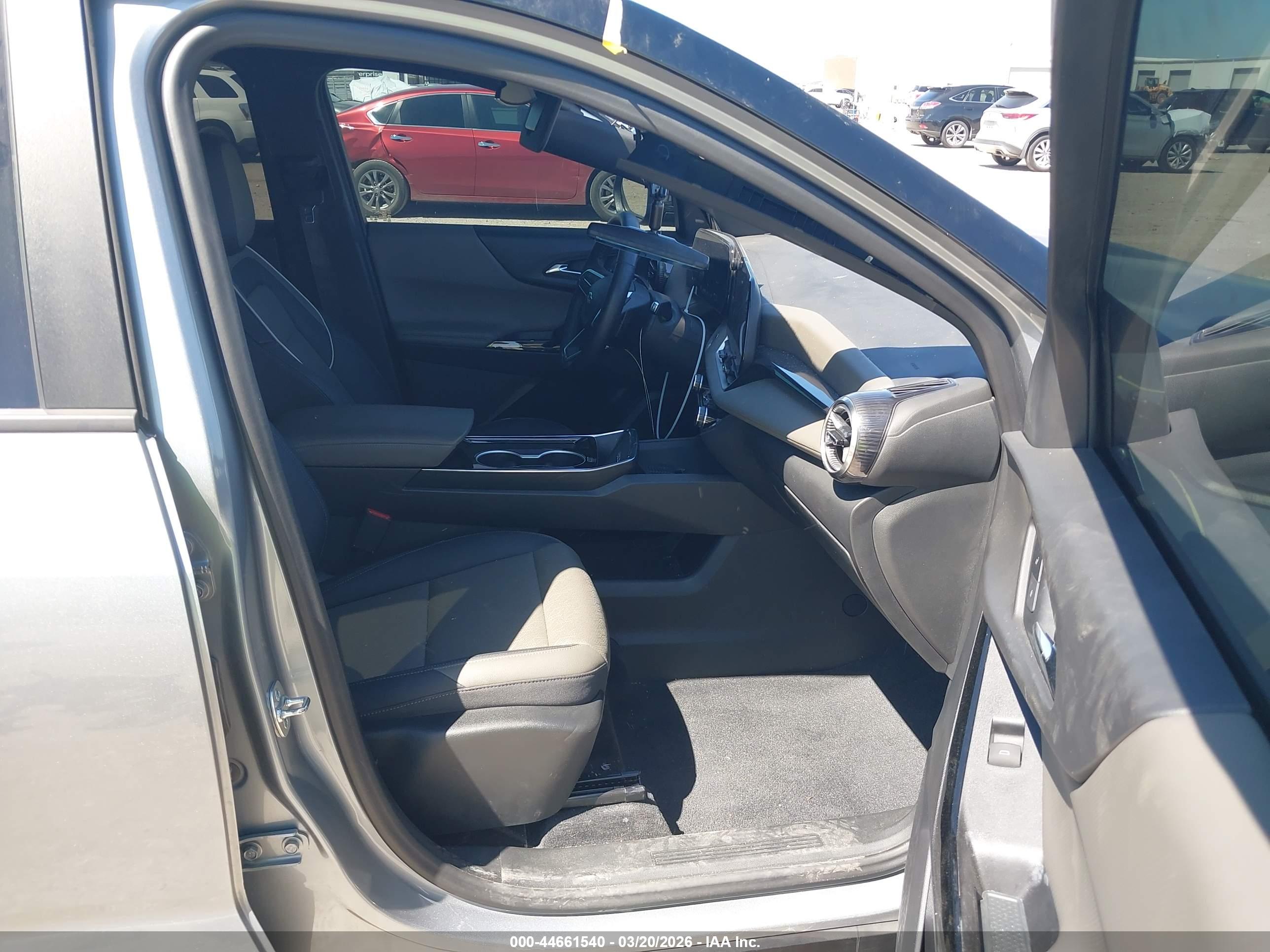 CHEVROLET EQUINOX image 5