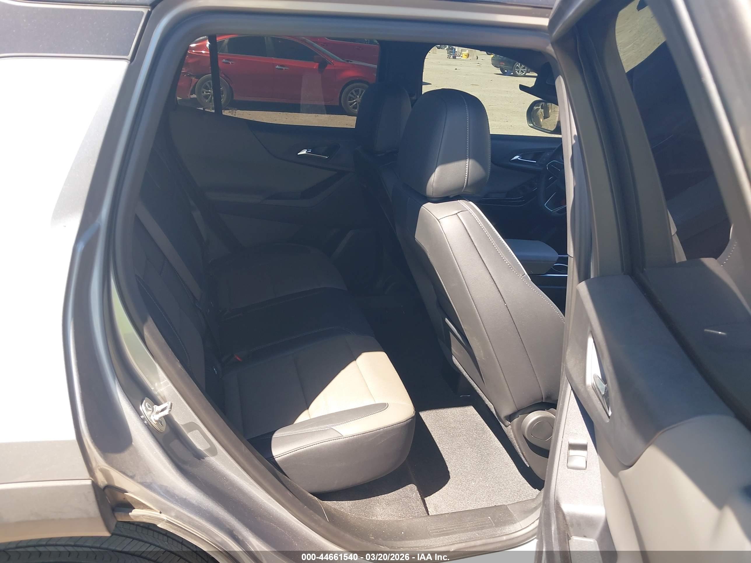 CHEVROLET EQUINOX image 8