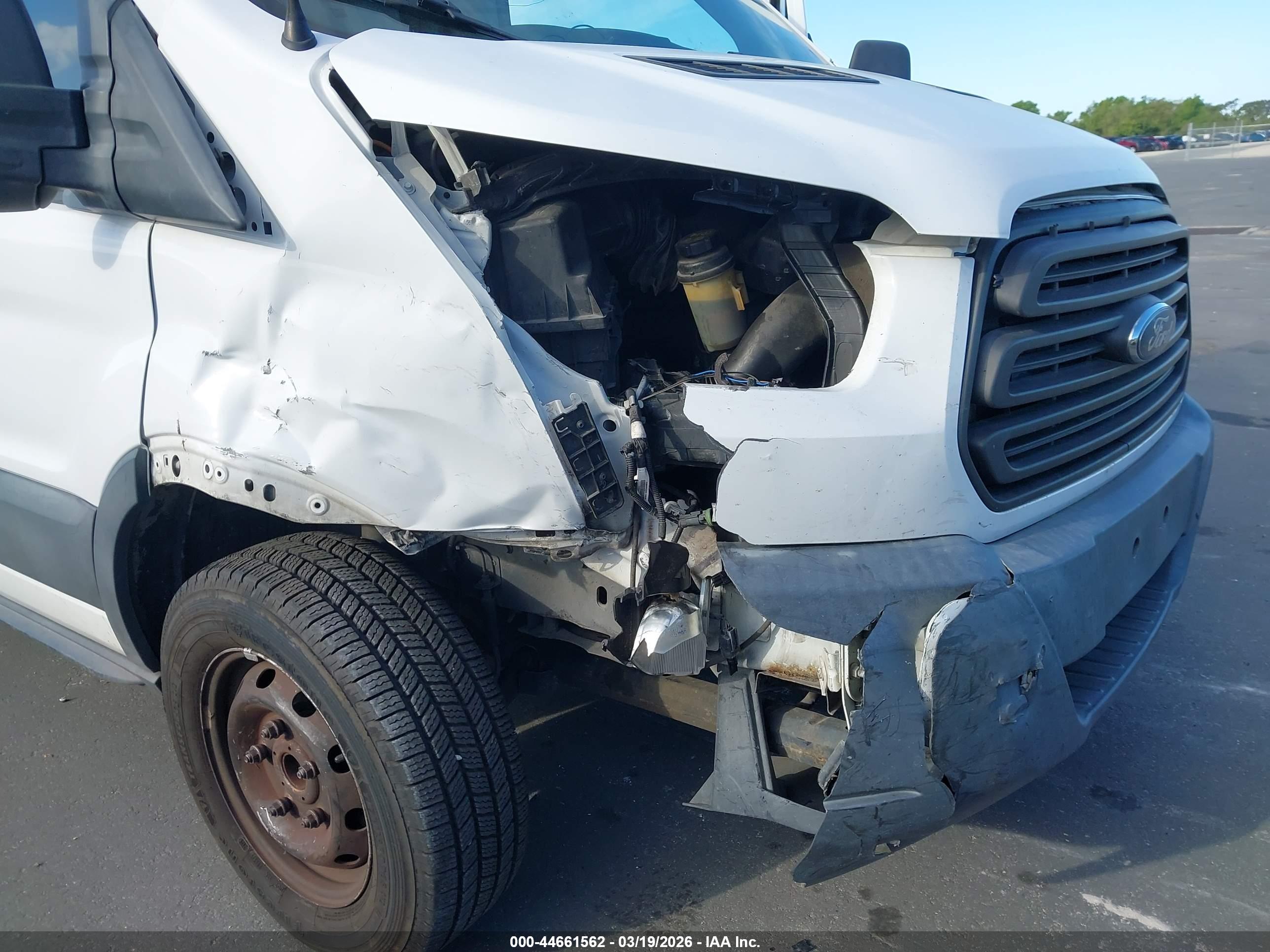 FORD TRANSIT-150 image 6