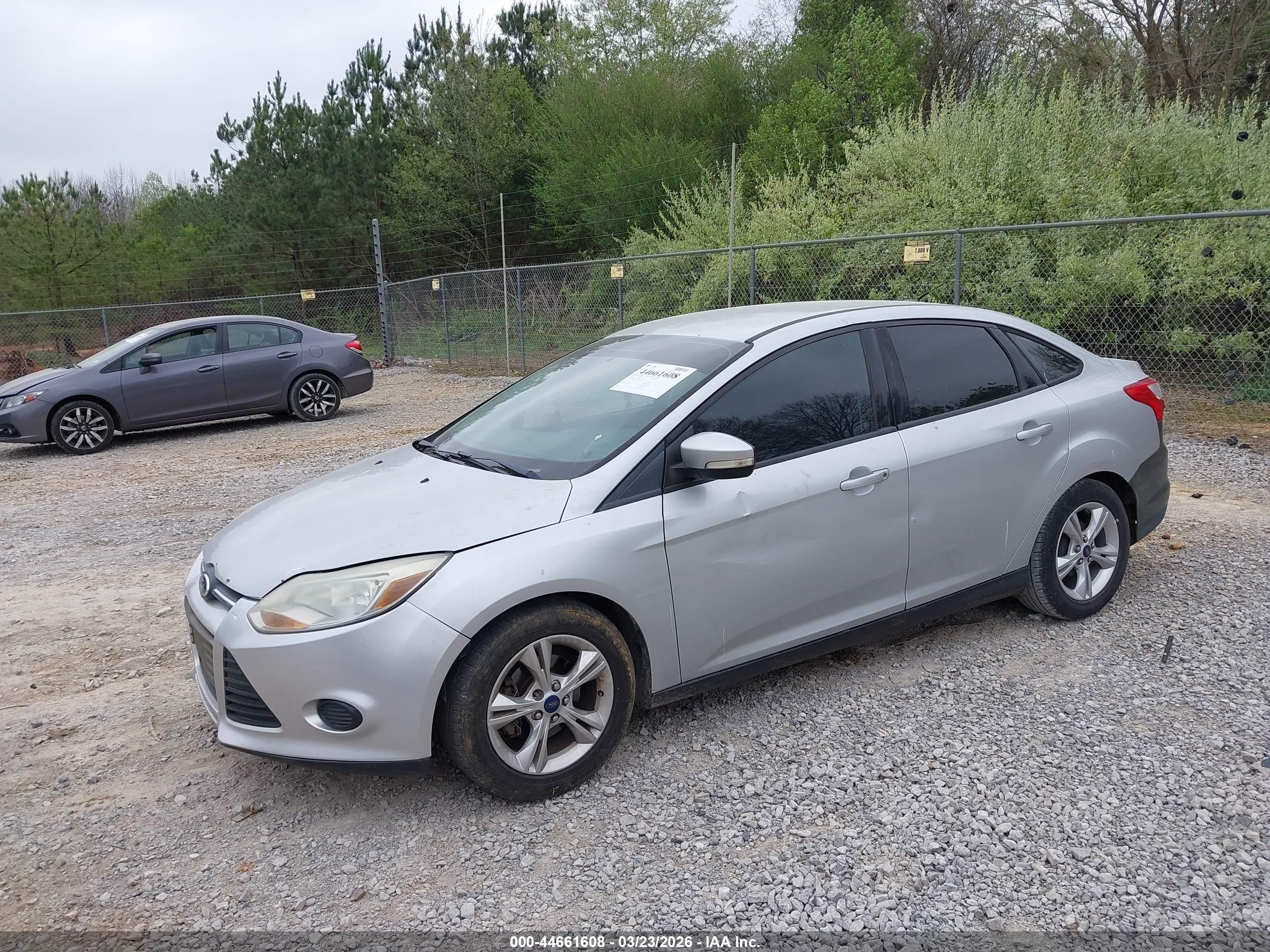 FORD FOCUS image 2