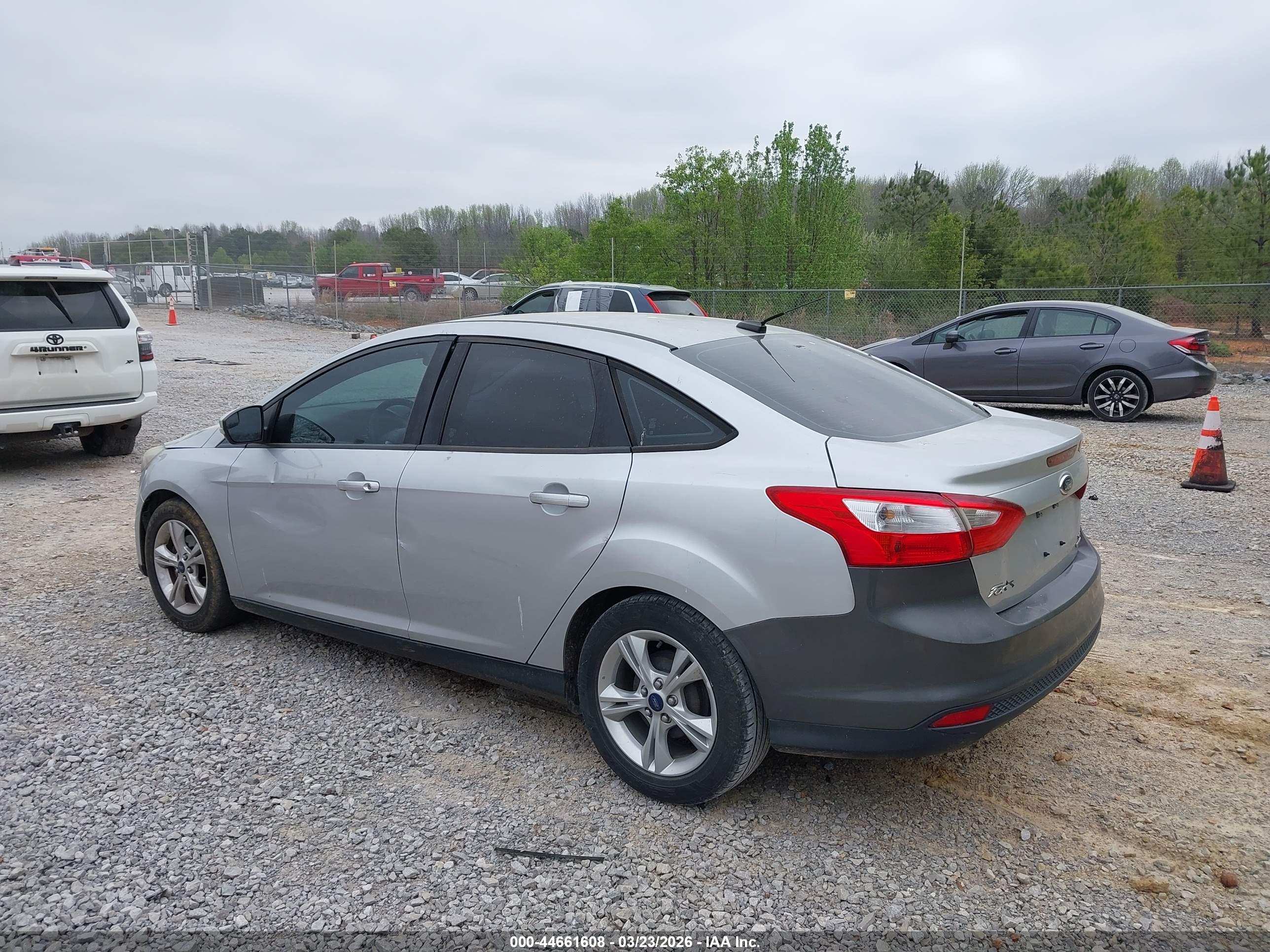 FORD FOCUS image 3