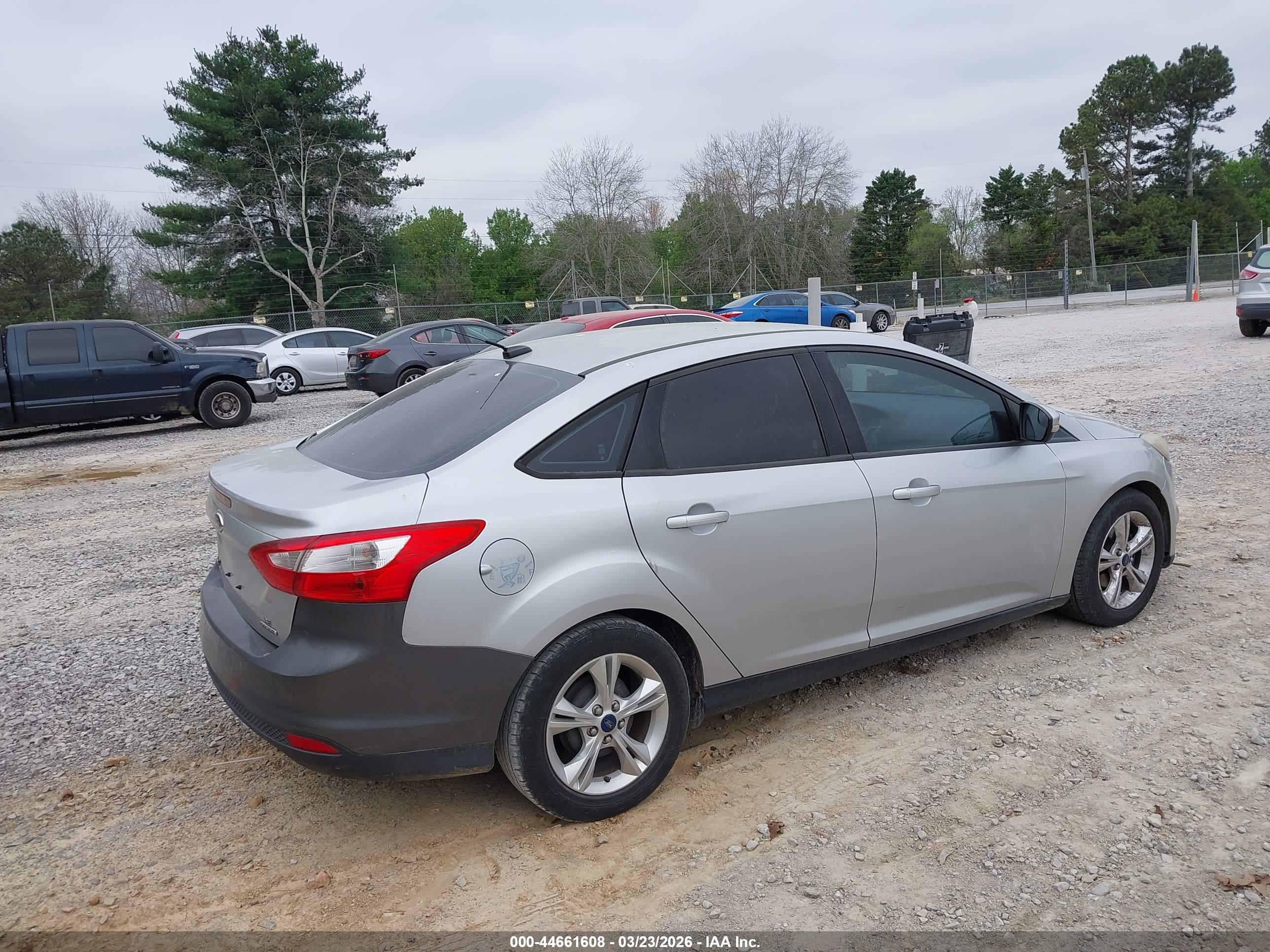 FORD FOCUS image 4