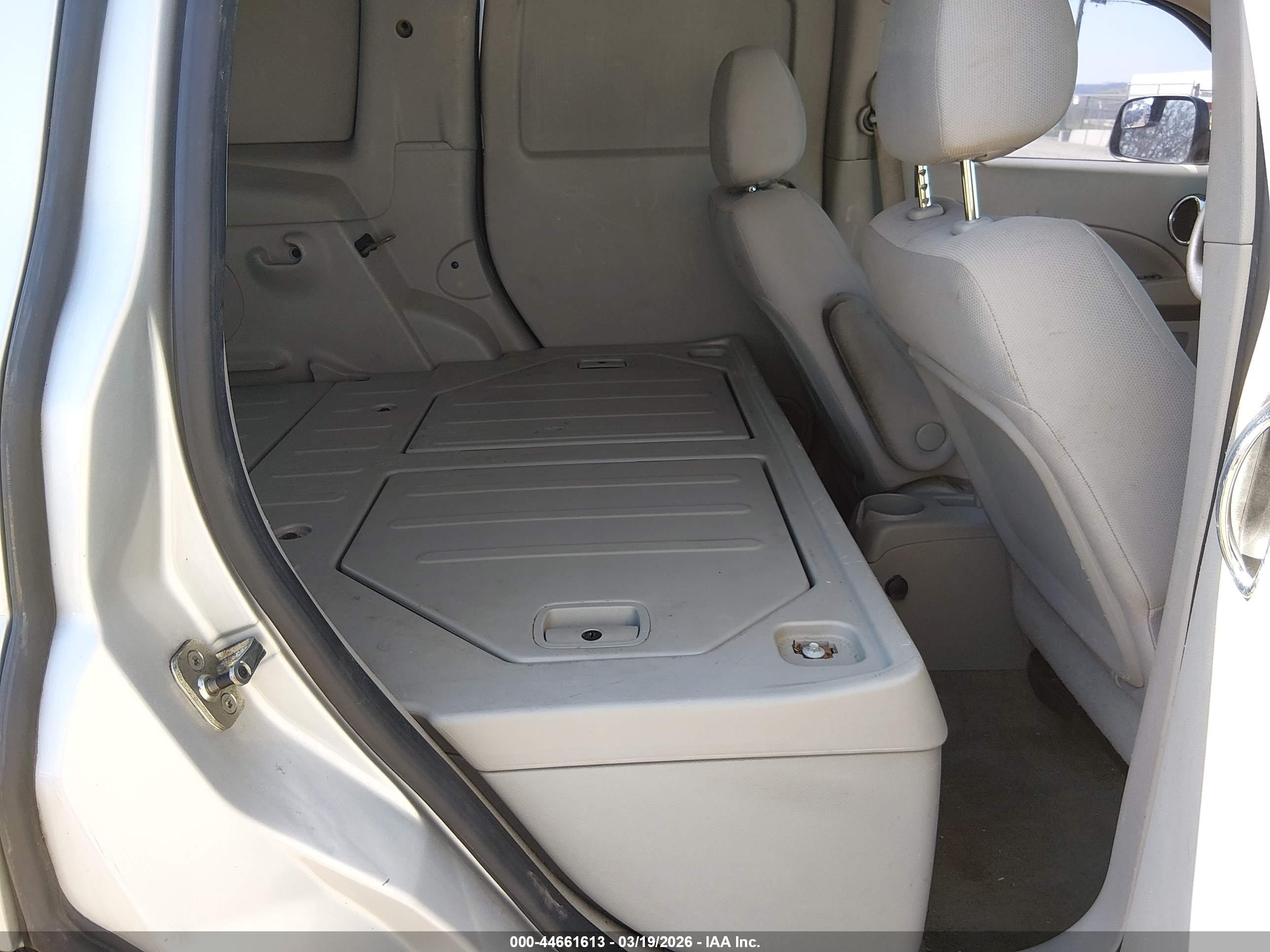 CHEVROLET HHR image 8