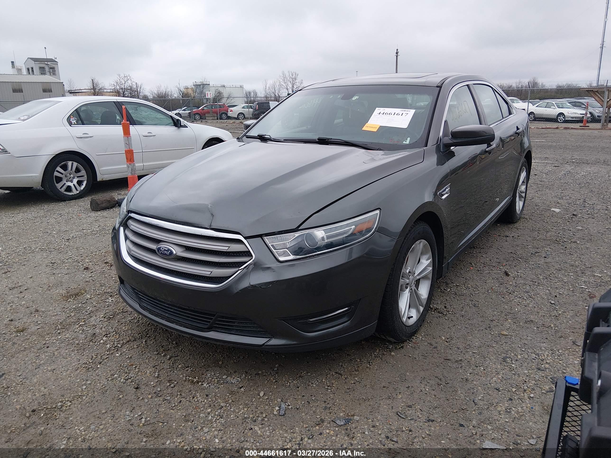 FORD TAURUS image 2