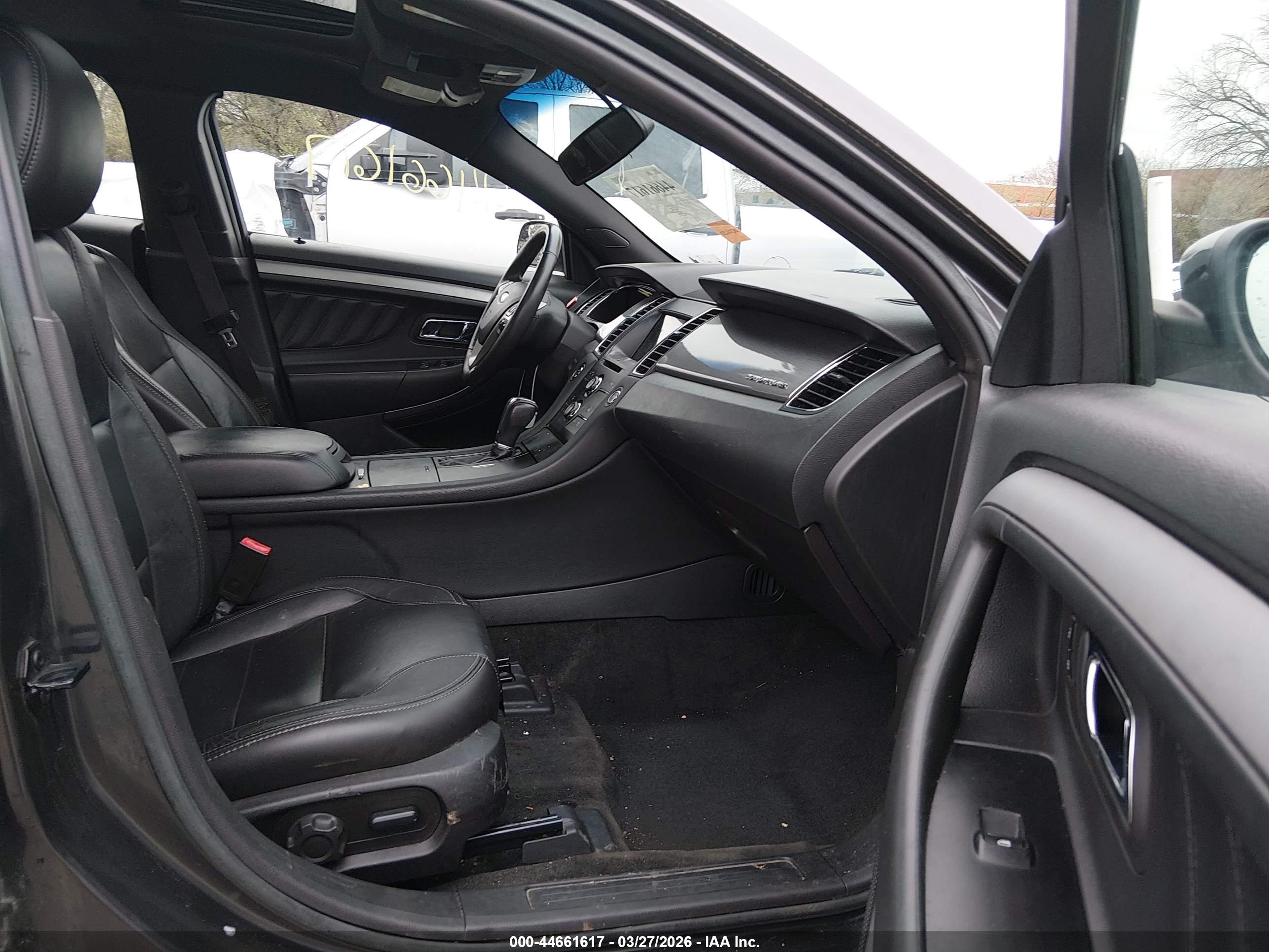 FORD TAURUS image 5